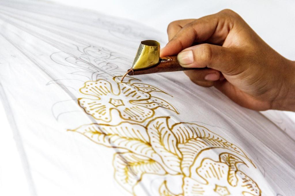 Batik on sarees â a rage at home in India and other places overseas