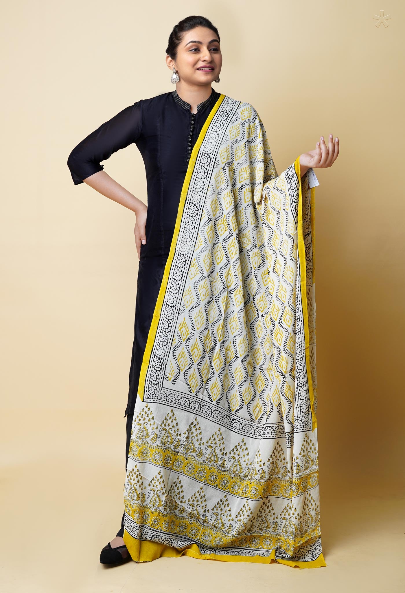 Half White Pure Batik Printed Chiffon Dupatta–UDS5279