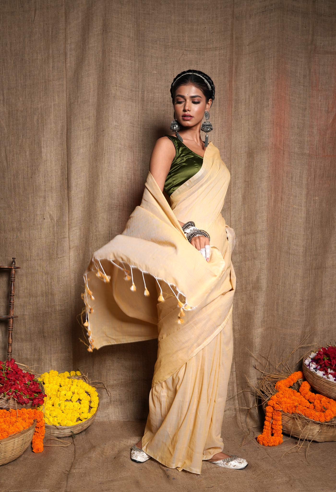 Cream Pure Plain Linen Saree With Tassels