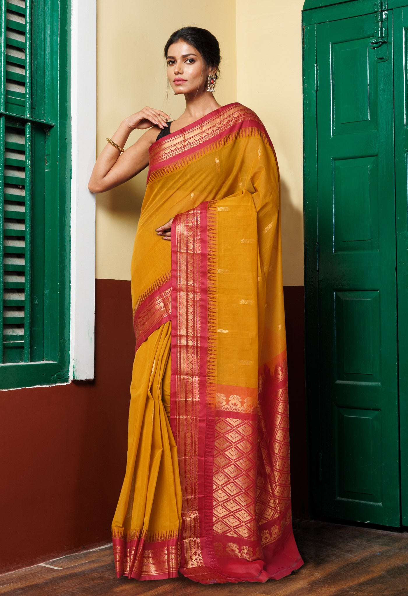 Turmeric Yellow-Red Pure Handloom Gadwal Cotton Saree-UNM80598