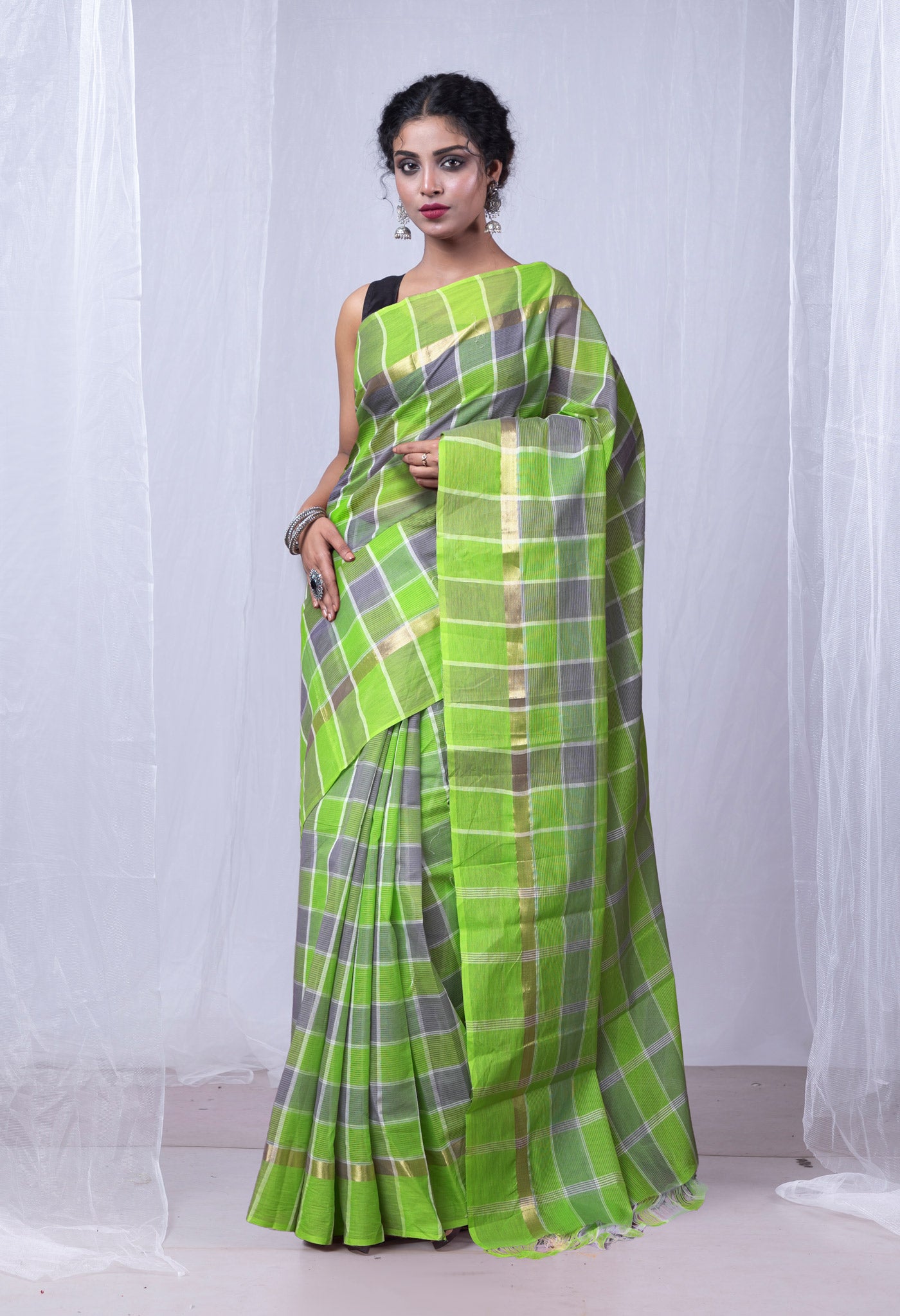 Green-Grey Pure Woven Checks Pavani Mangalgiri Cotton Saree-UNM83152