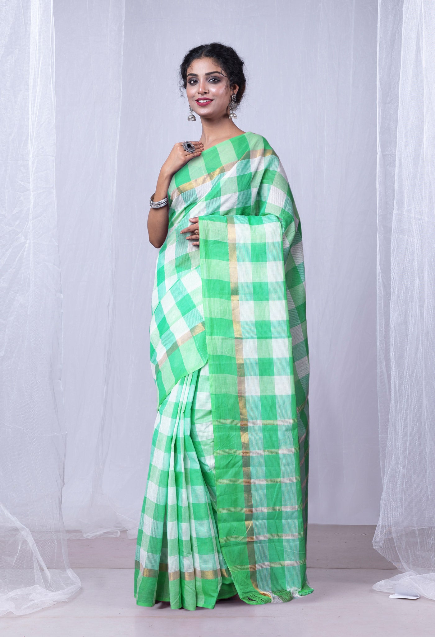 Green-White Pure Woven Checks Pavani Mangalgiri Cotton Saree-UNM83153
