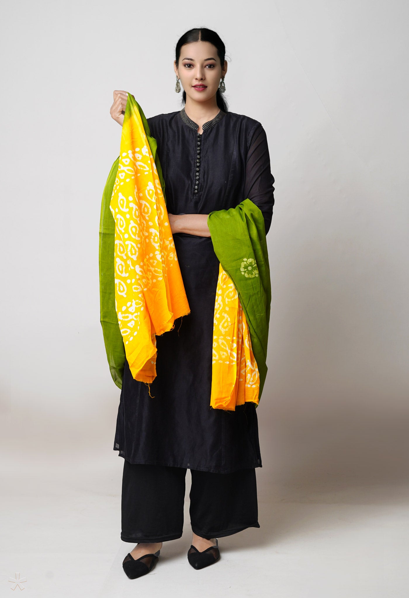 Green Pure Hand Batik Printed Soft Cotton Dupatta–UDS5389