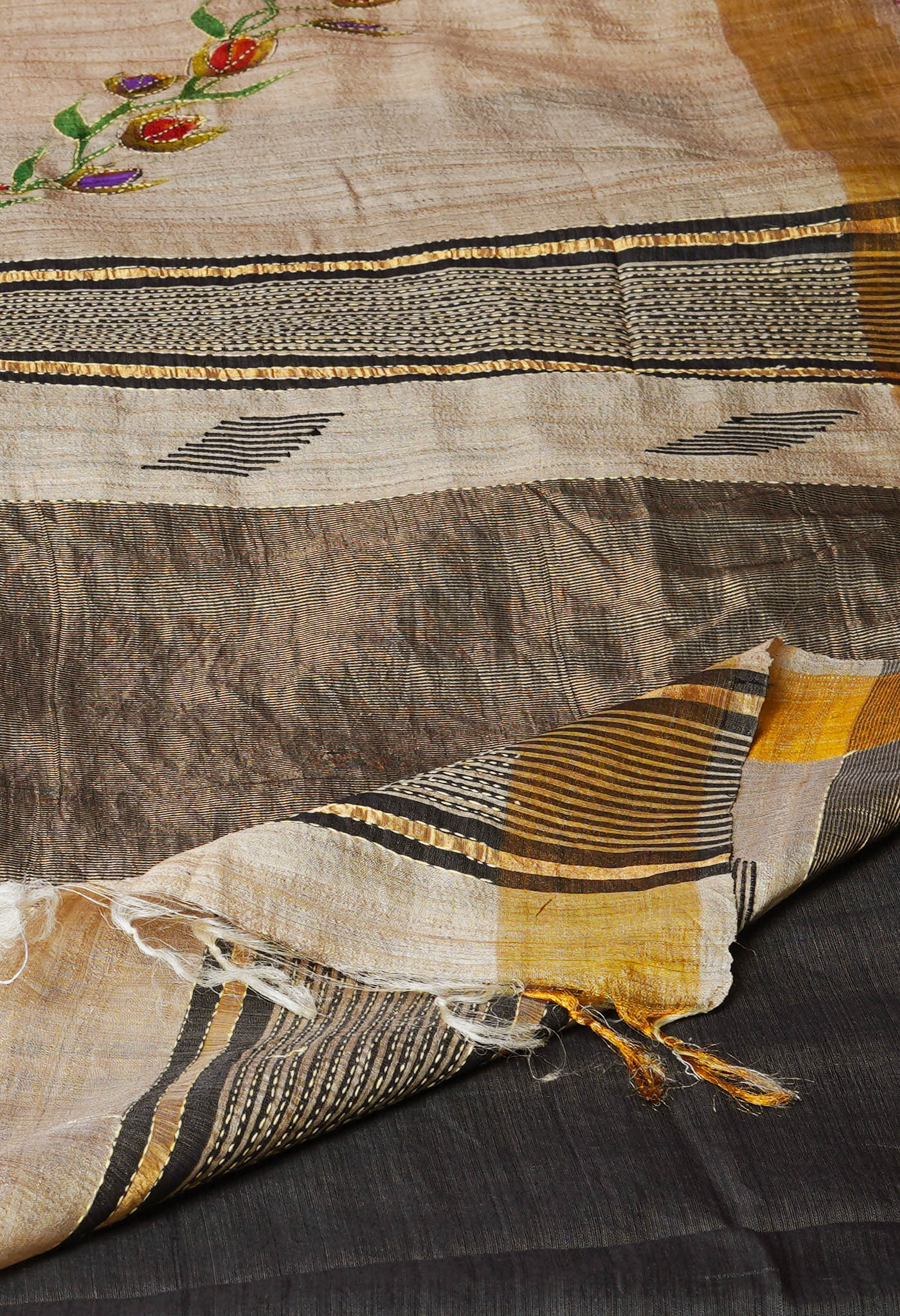 Beige Pure Handloom Dyed Printed With Kantha Work Embroidery Bengal Tussar Jute Saree-UNM72171