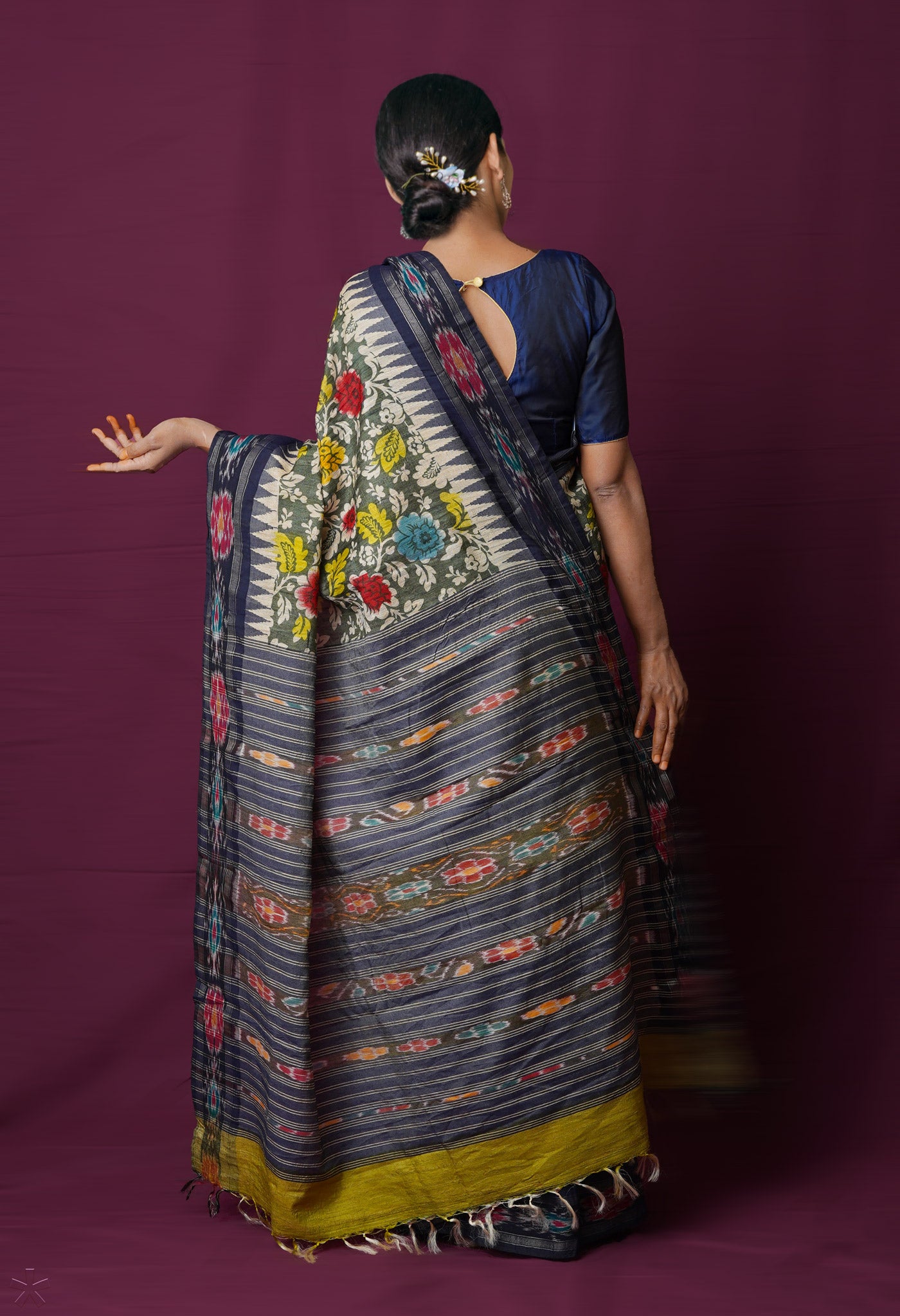 Dark Green Pure Handloom Pen Kalamkari Painting Gicha Tussar Jute Saree-UNM72223