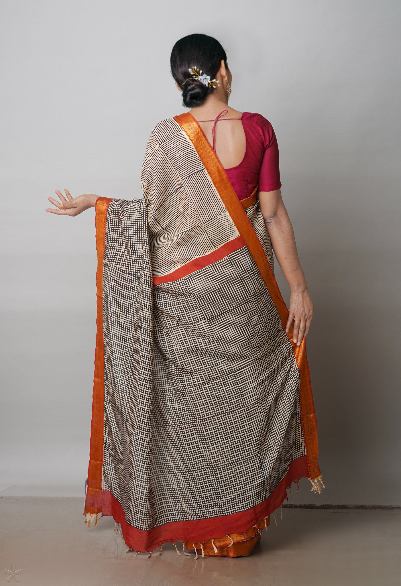 Cream-Black Bagru Printed Mangalagiri Soft Silk Saree-UNM72394