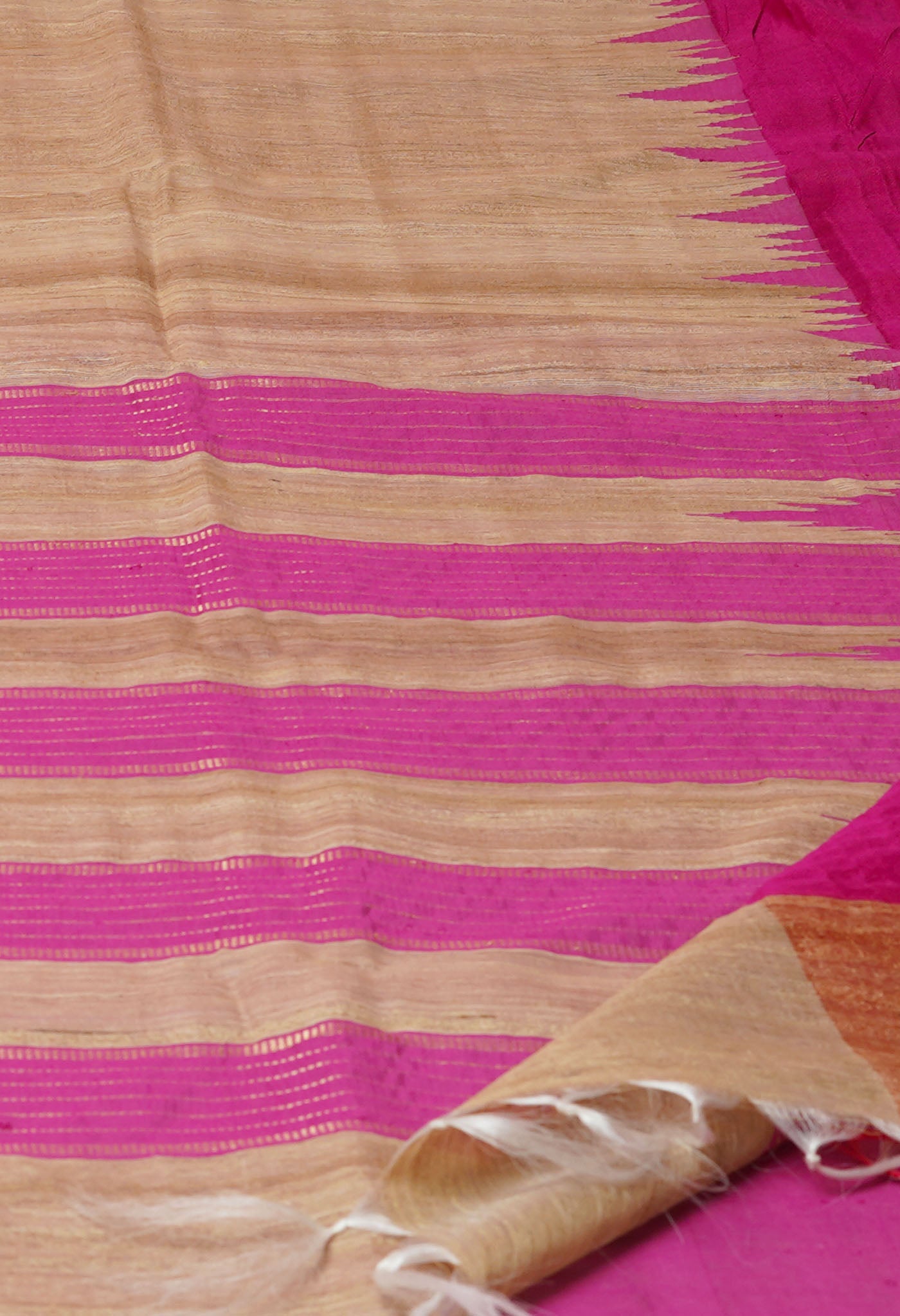Cream-Magenta Pink Pure Bengal Ghicha Tussar Jute Saree-UNM72499