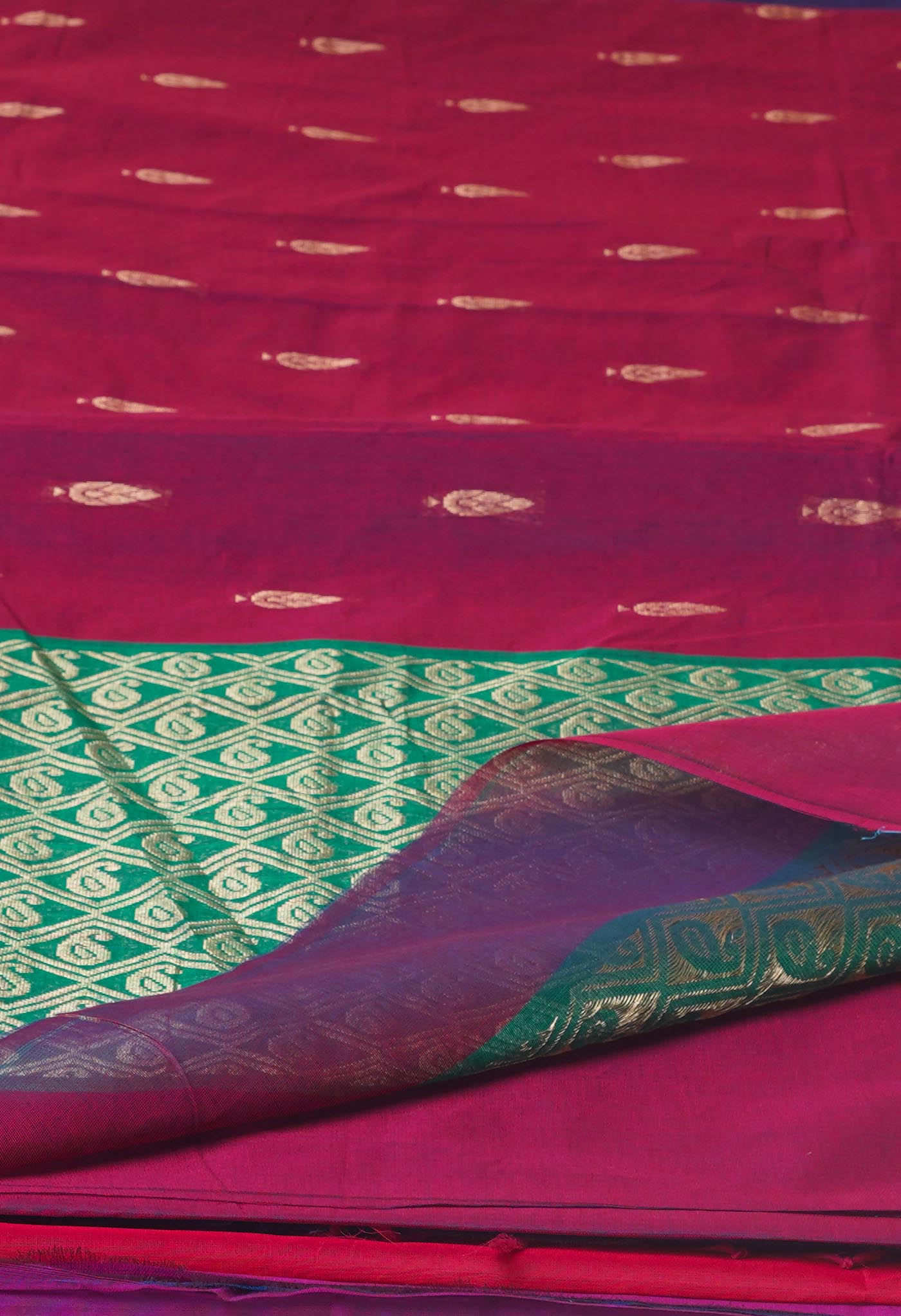 Maroon Pure Handloom Mercerized Superfine Gadwal Cotton Saree