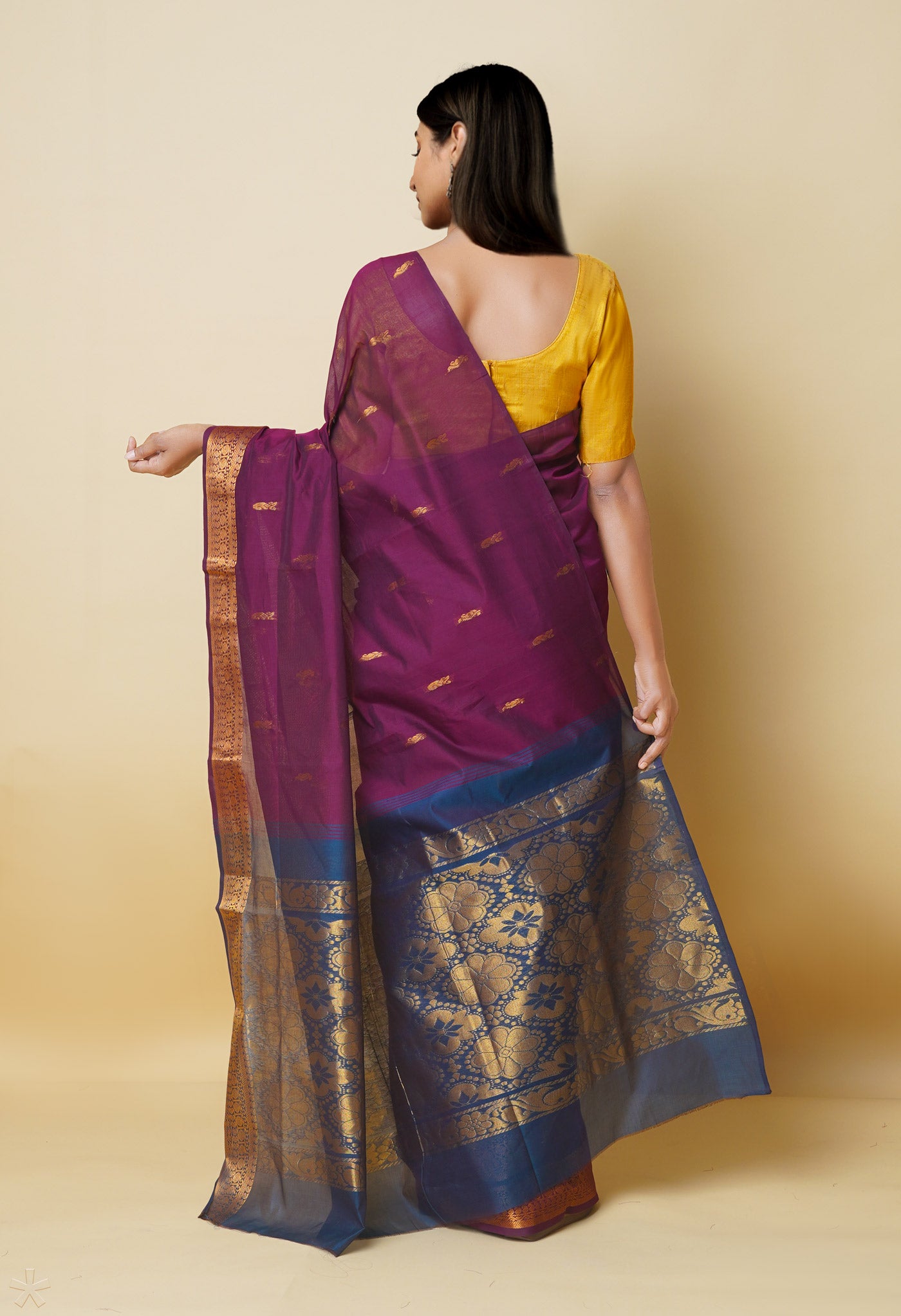 Dark Wine Red Pure Handloom Mercerized Gadwal Cotton Saree-UNM74132