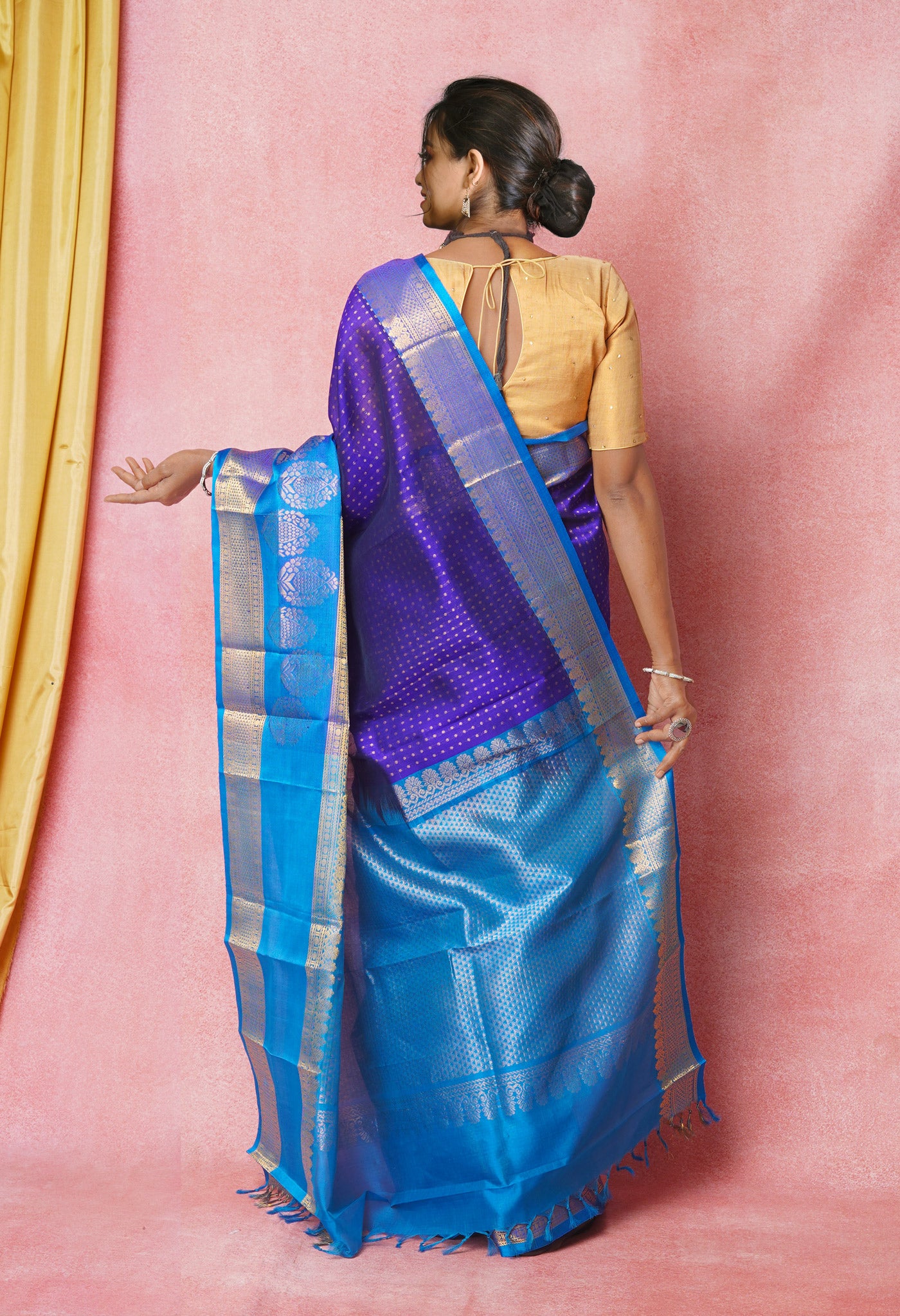 Navy Blue-Blue Pure Handloom Kanjivaram Silk Saree-UNM74255