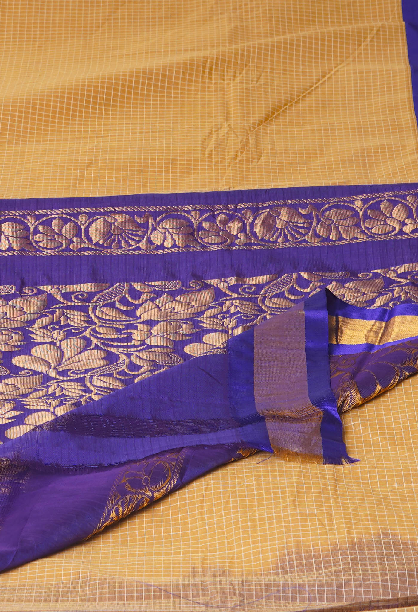Cream Pure Handloom Gadwal Cotton Saree-UNM74438