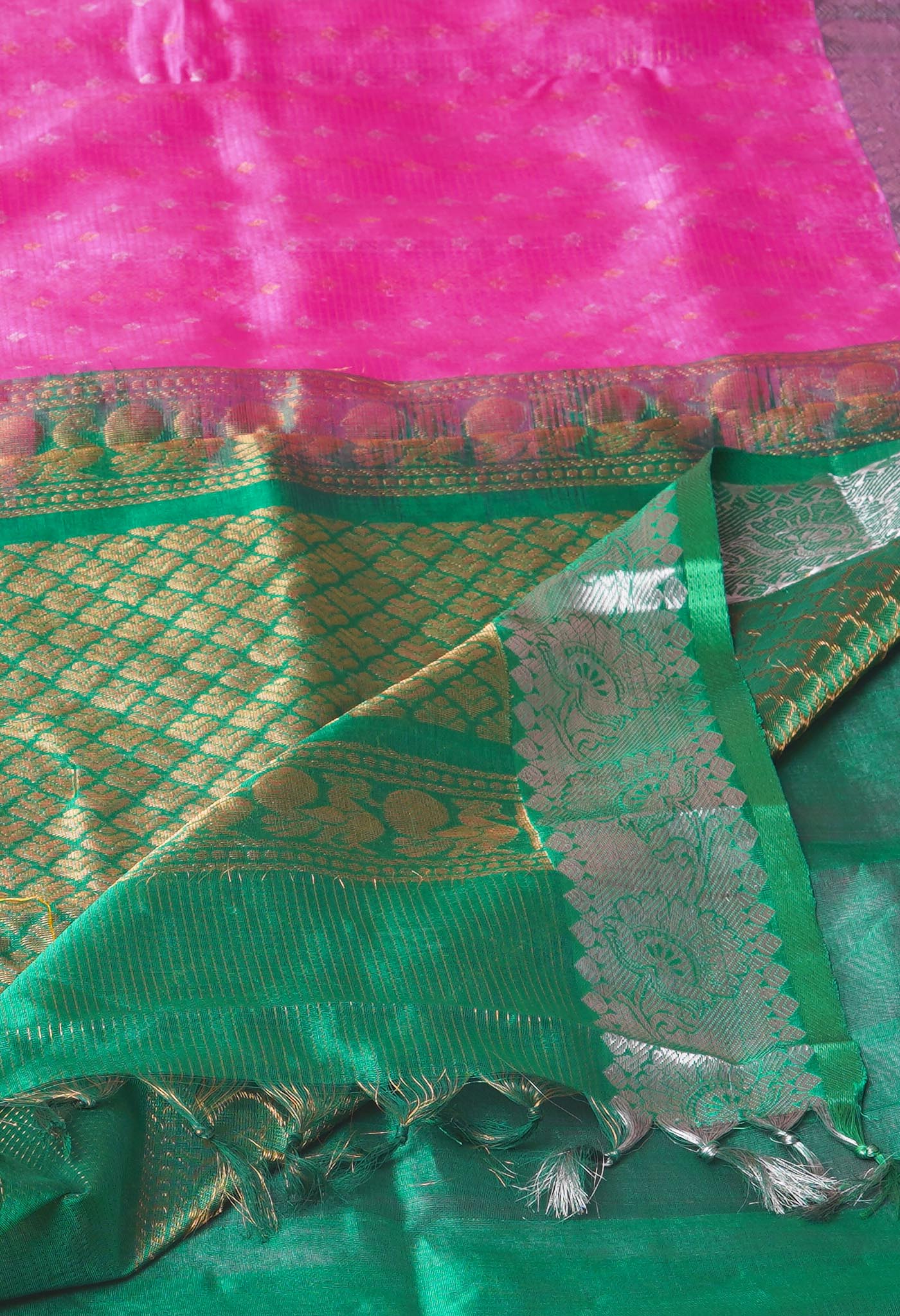 Baby Pink-Green Pure Handloom Assam With Checks Zari Weaving Silk Saree-UNM74558