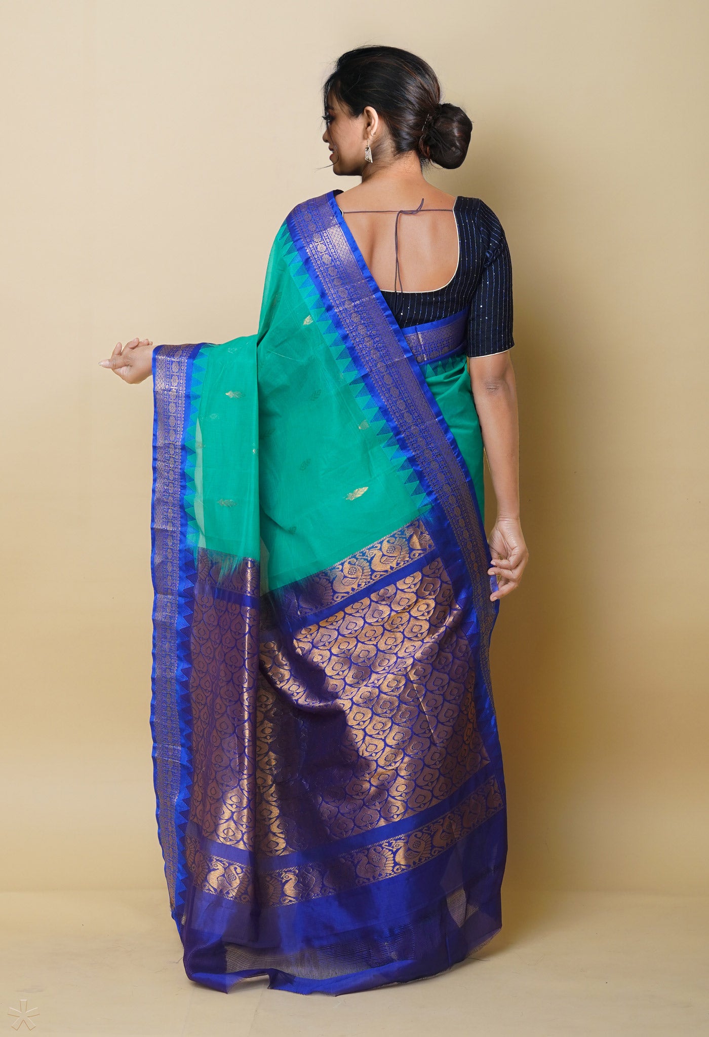 Green Pure Handcrafted Gadwal cotton Saree-UNM75373