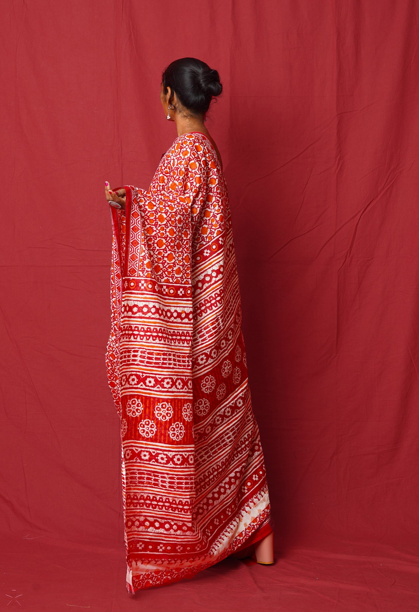 Red Pure Block Printed Soft Cotton Saree-UNM75769