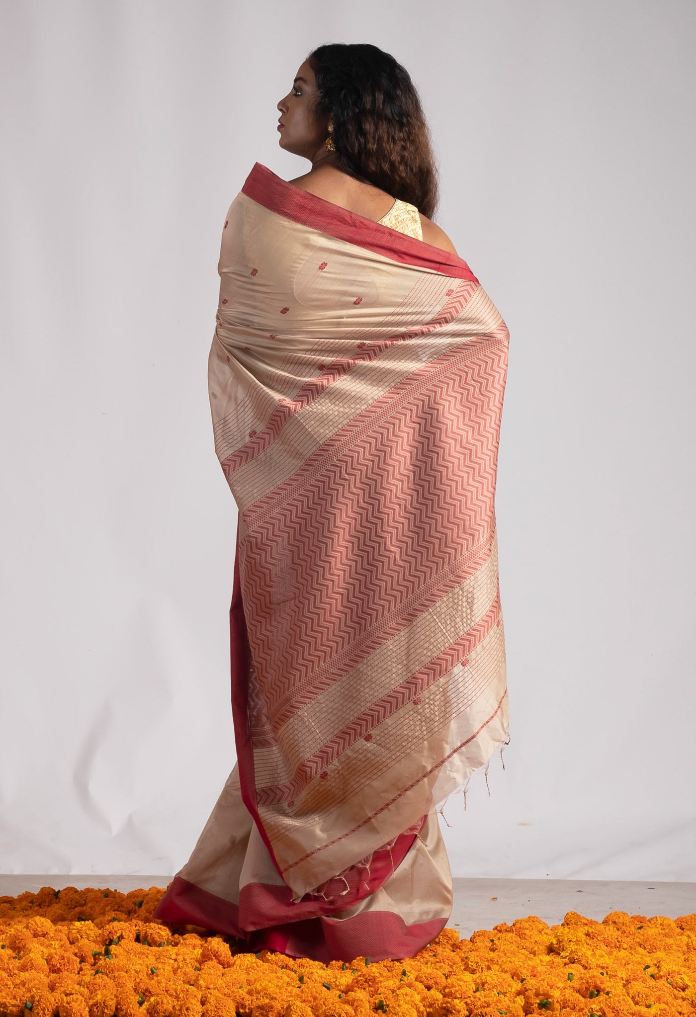 Cream Pure Handloom Maheshwari Sico Saree