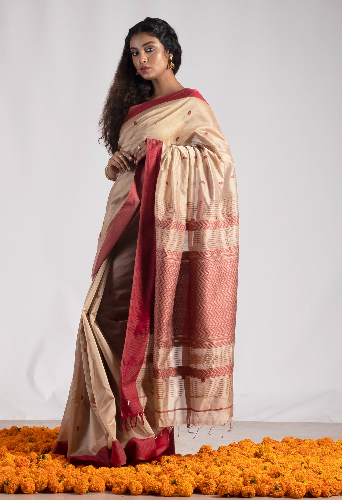 Beige Pure Handloom Maheshwari Sico Saree