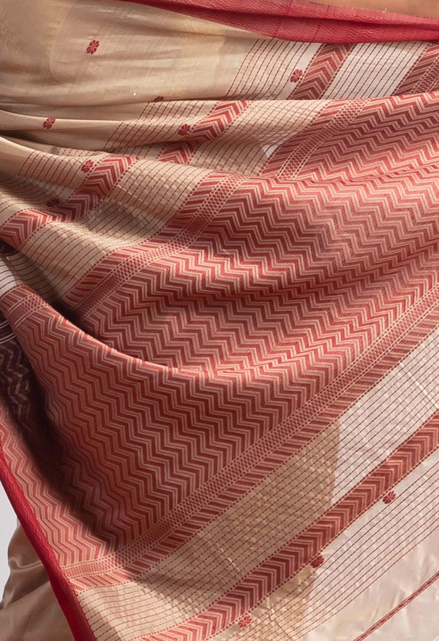 Beige Pure Handloom Maheshwari Sico Saree