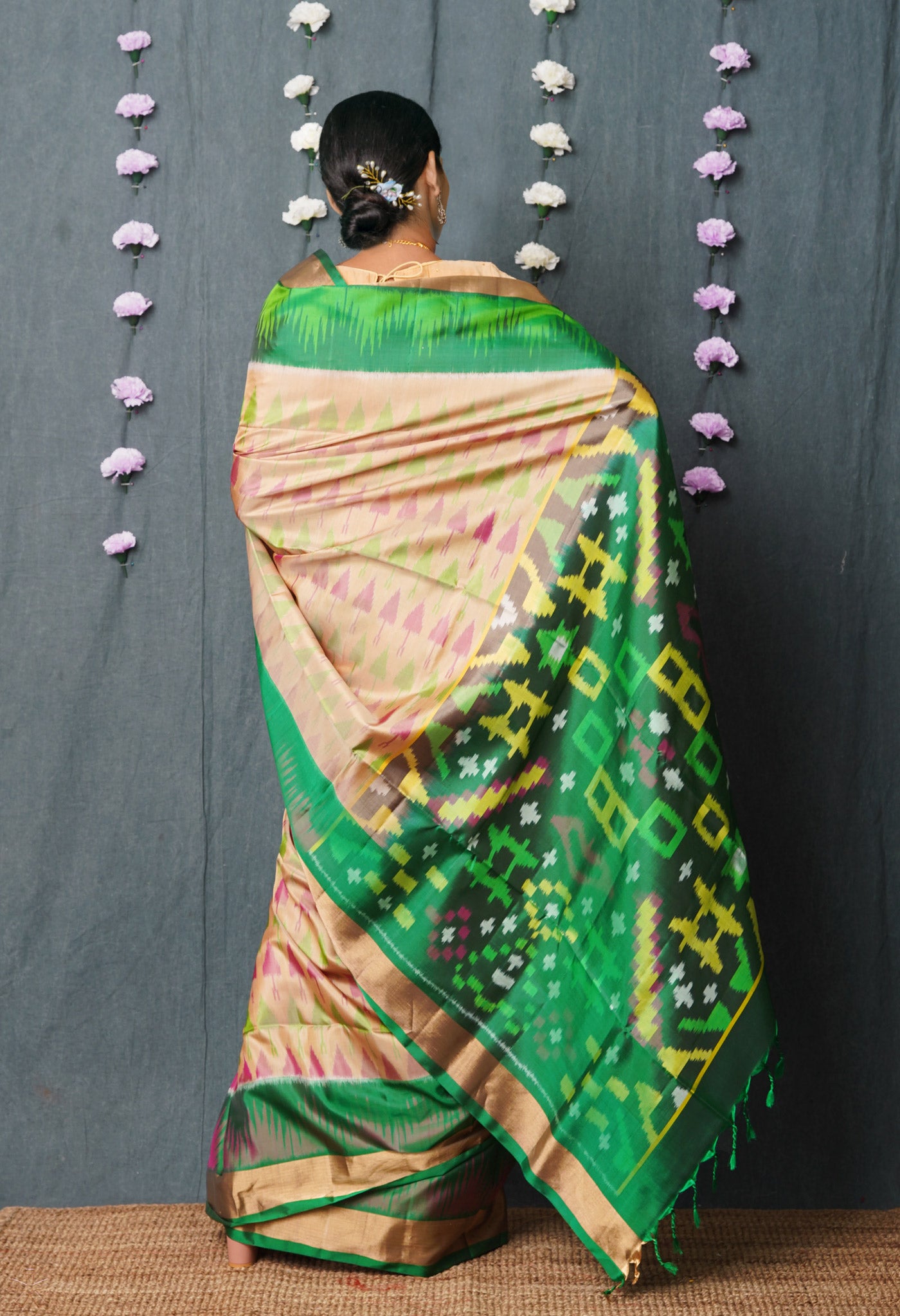 Cream Pure Handloom Ikat Pochampally Pattu Silk Saree