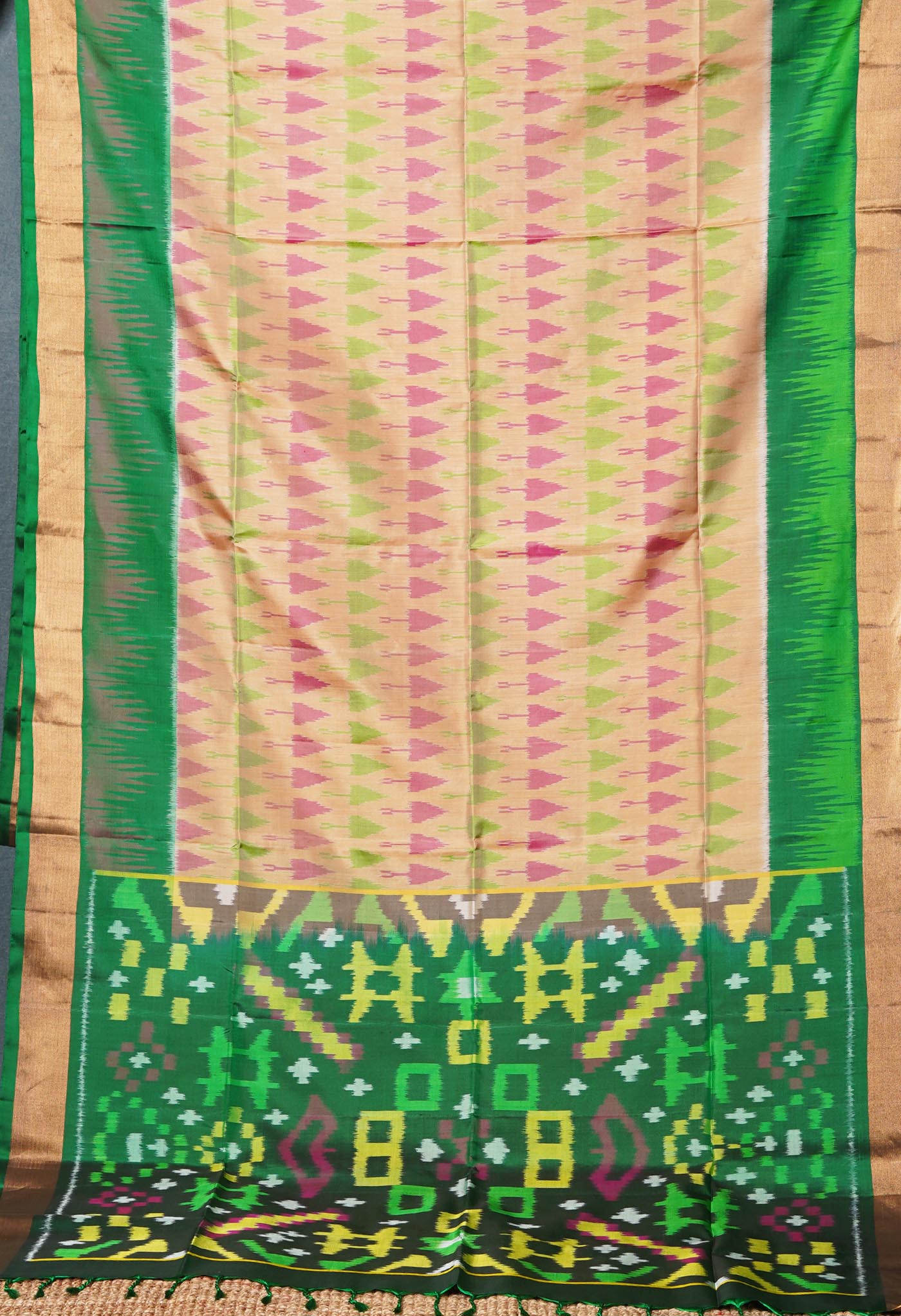 Cream Pure Handloom Ikat Pochampally Pattu Silk Saree