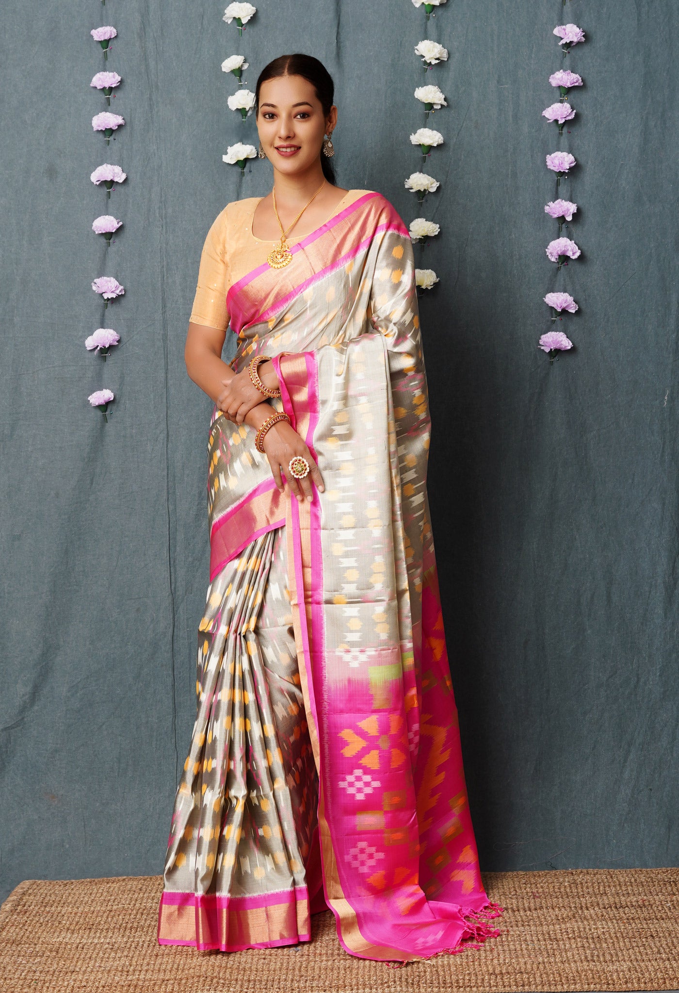 Grey Pure Handloom Ikat Pochampally Pattu Silk Saree