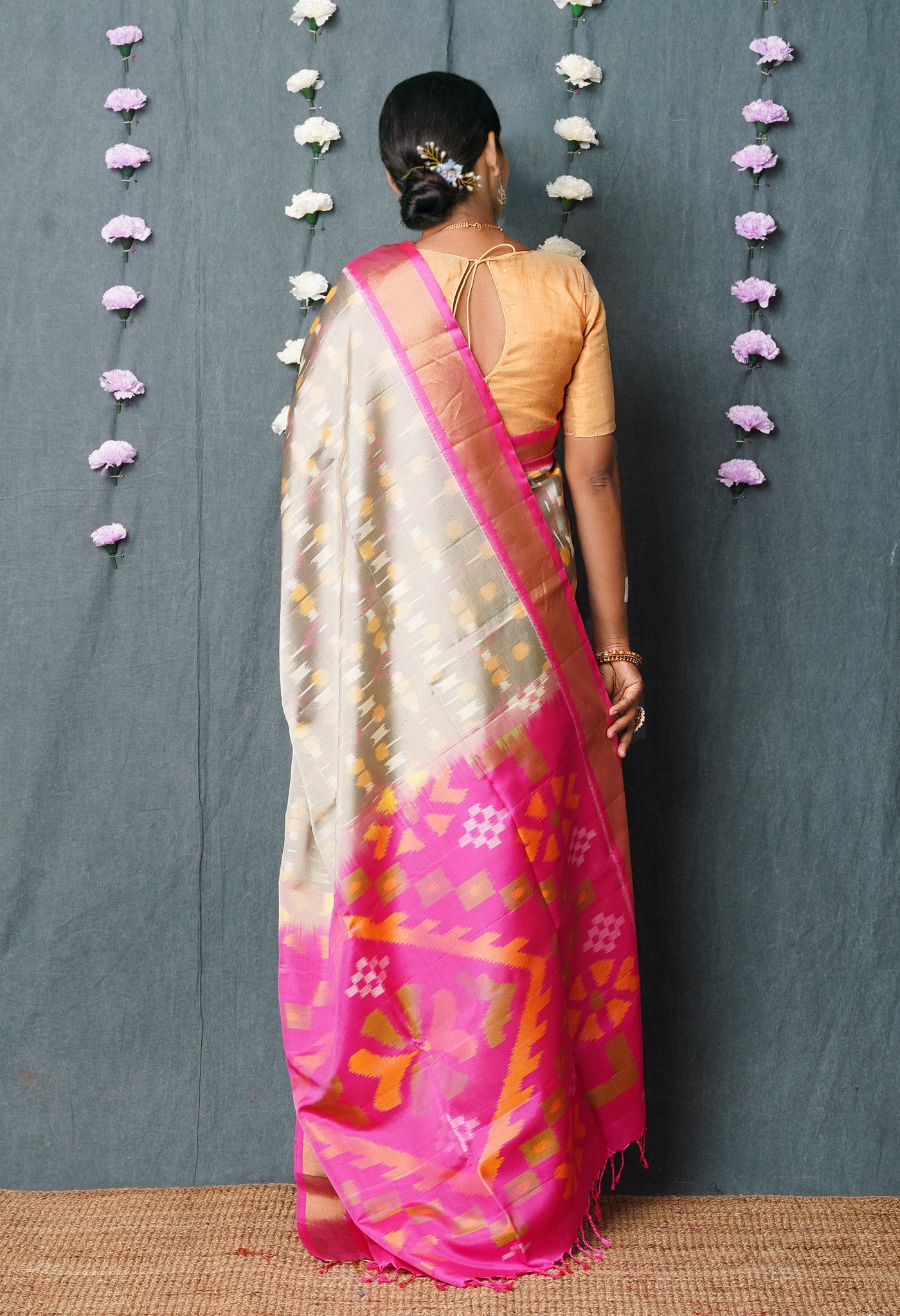 Grey Pure Handloom Ikat Pochampally Pattu Silk Saree