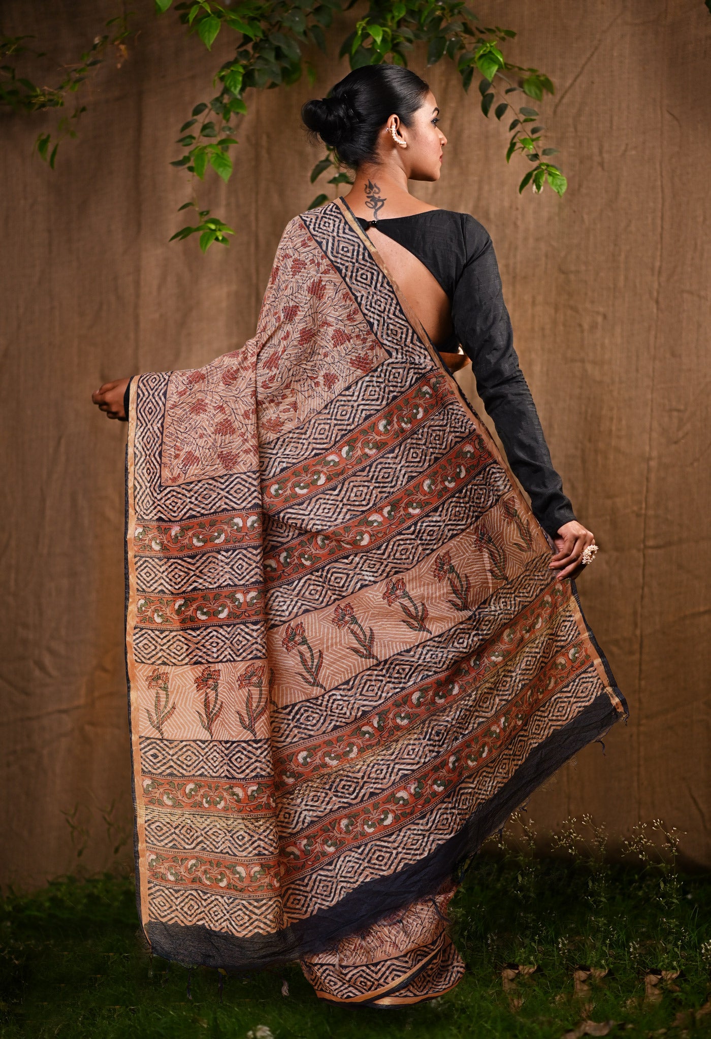 Brown Pure Discharge Bagru Printed Pashmina Chanderi Sico Saree-UNM76196