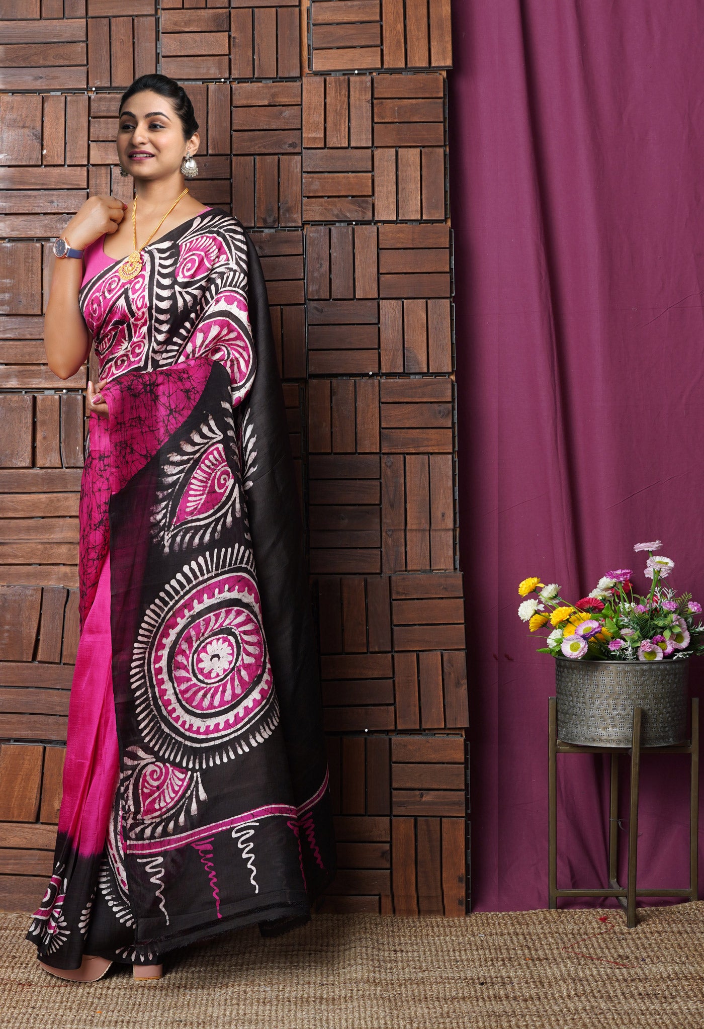 Pink Pure Handloom Wax Batik Printed Murshidabad Silk Saree