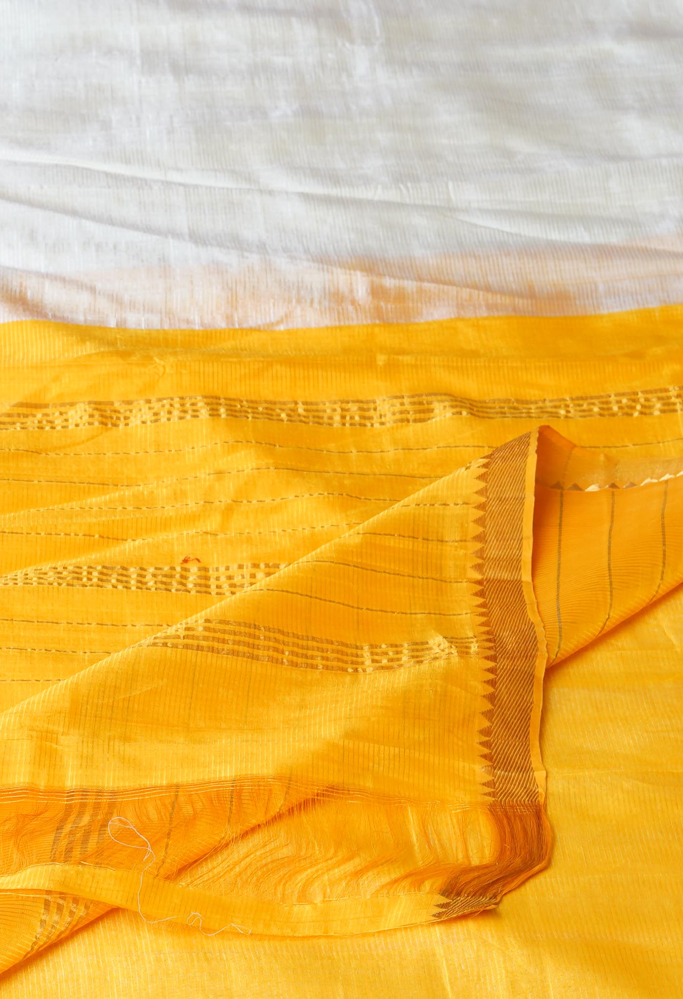 Ivory Pure Handloom Mangalgiri Soft Silk Saree