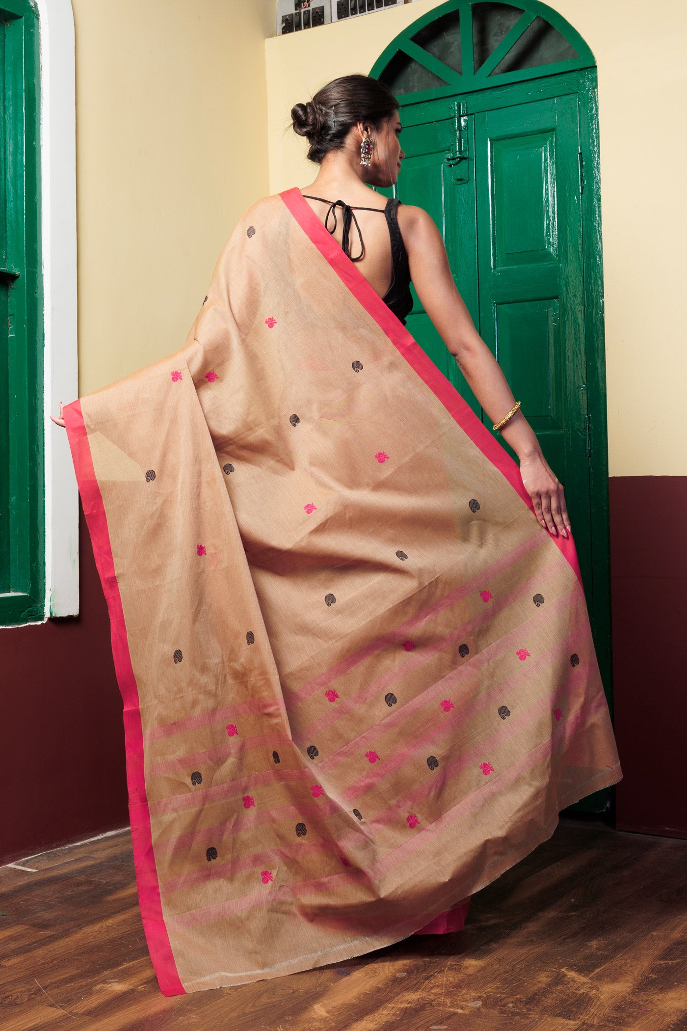Brown Pure Pavani Handcrafted Rasipuram Cotton Saree-UNM76837