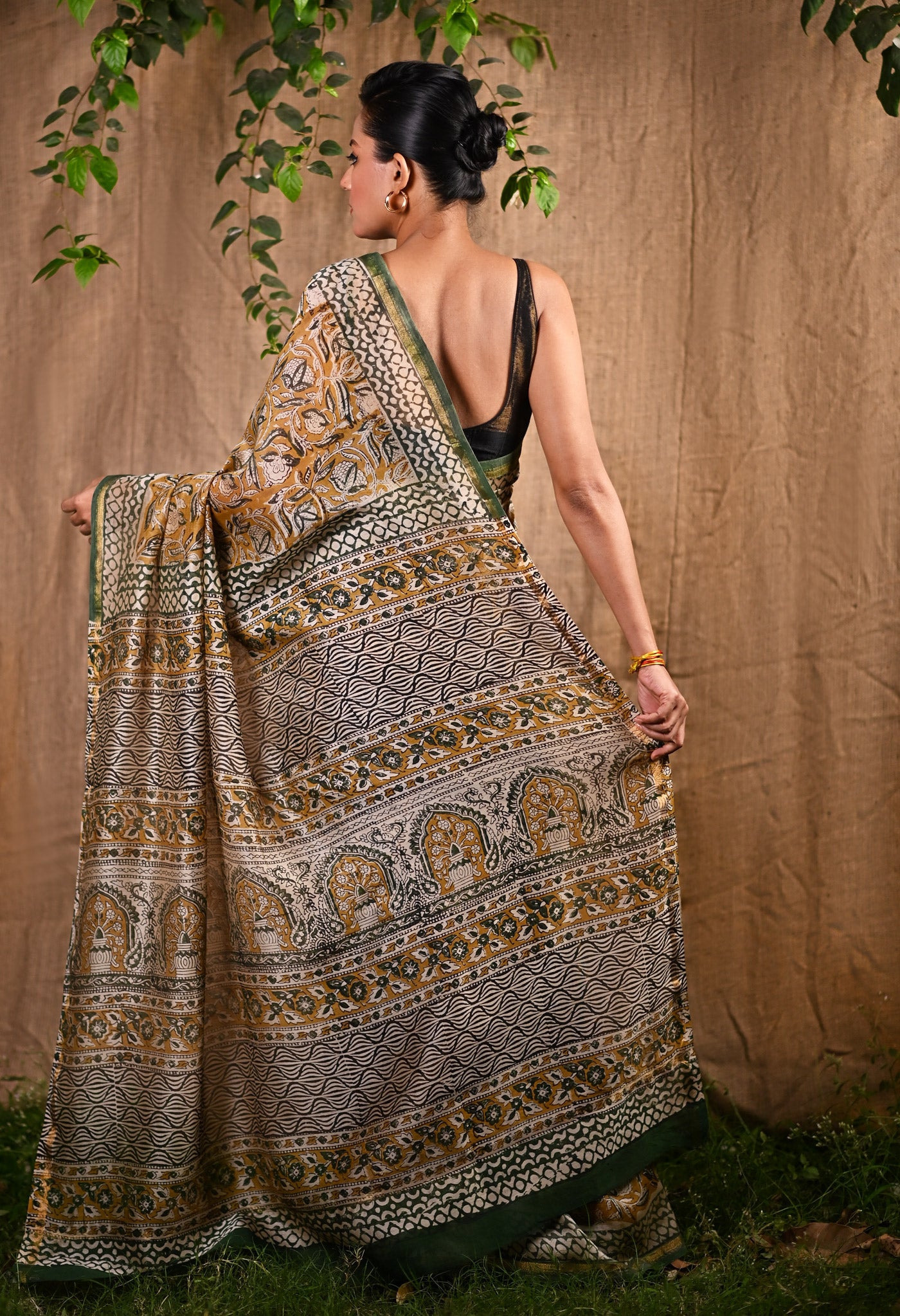 Olive Green Pure Bagru Kalamkari Printed Chanderi Sico Saree-UNM79913