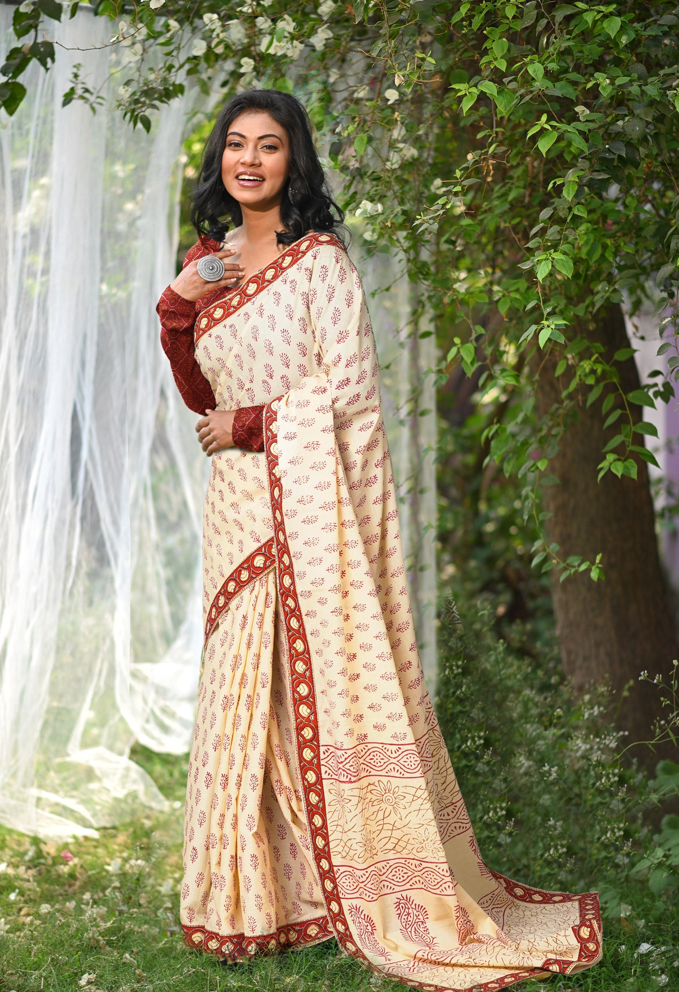 Ivory-Red Pure Hand Block Printed Soft Cotton Saree-UNM81902