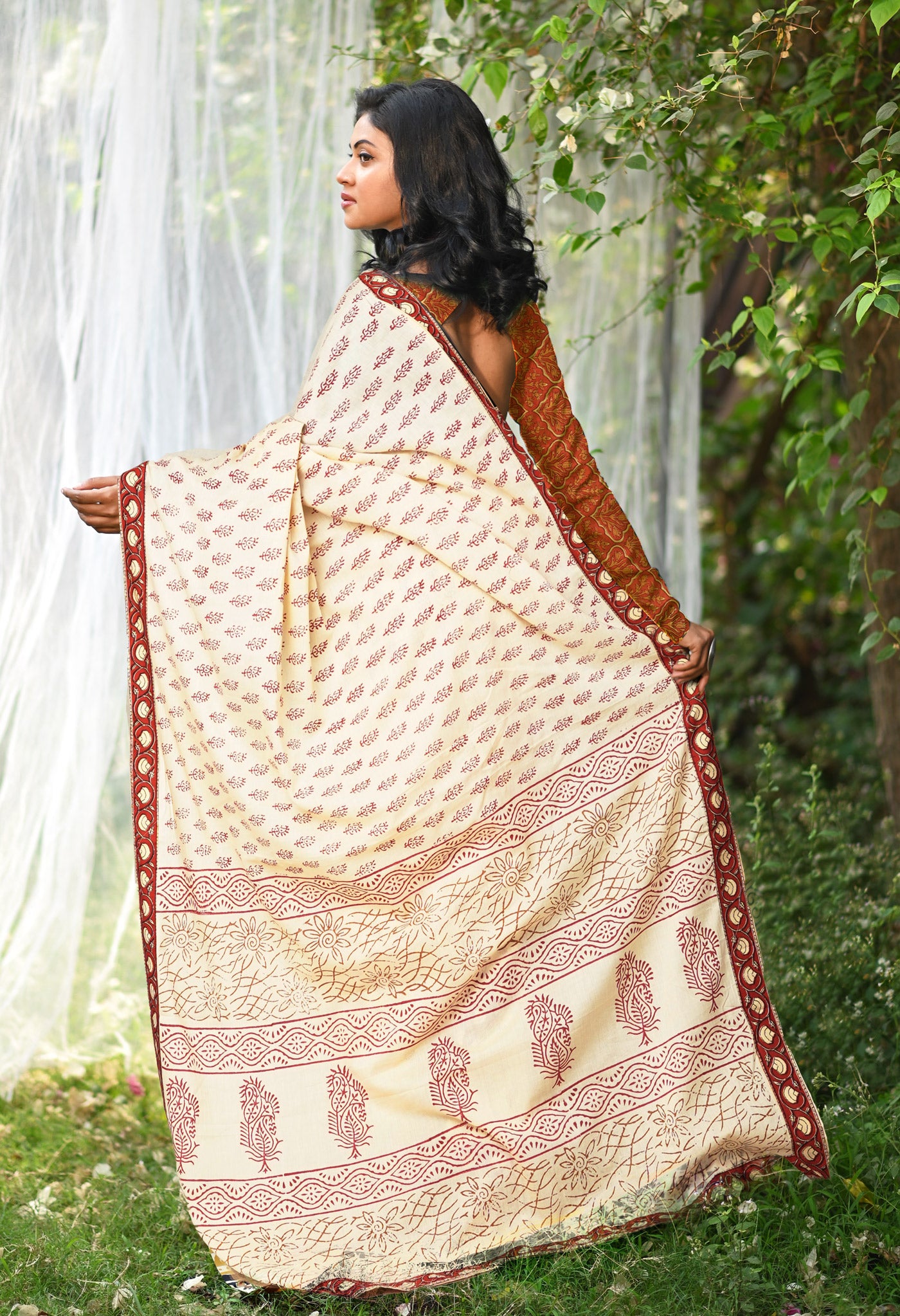 Ivory-Red Pure Hand Block Printed Soft Cotton Saree-UNM81902