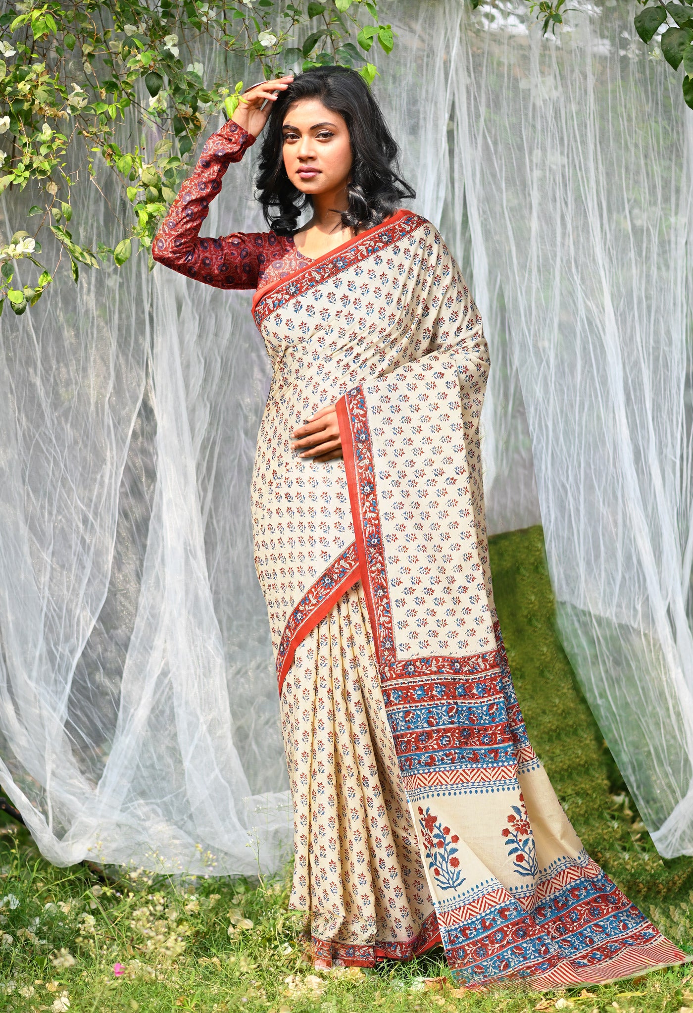 Ivory-Red Pure Hand Block Printed Soft Cotton Saree-UNM81915