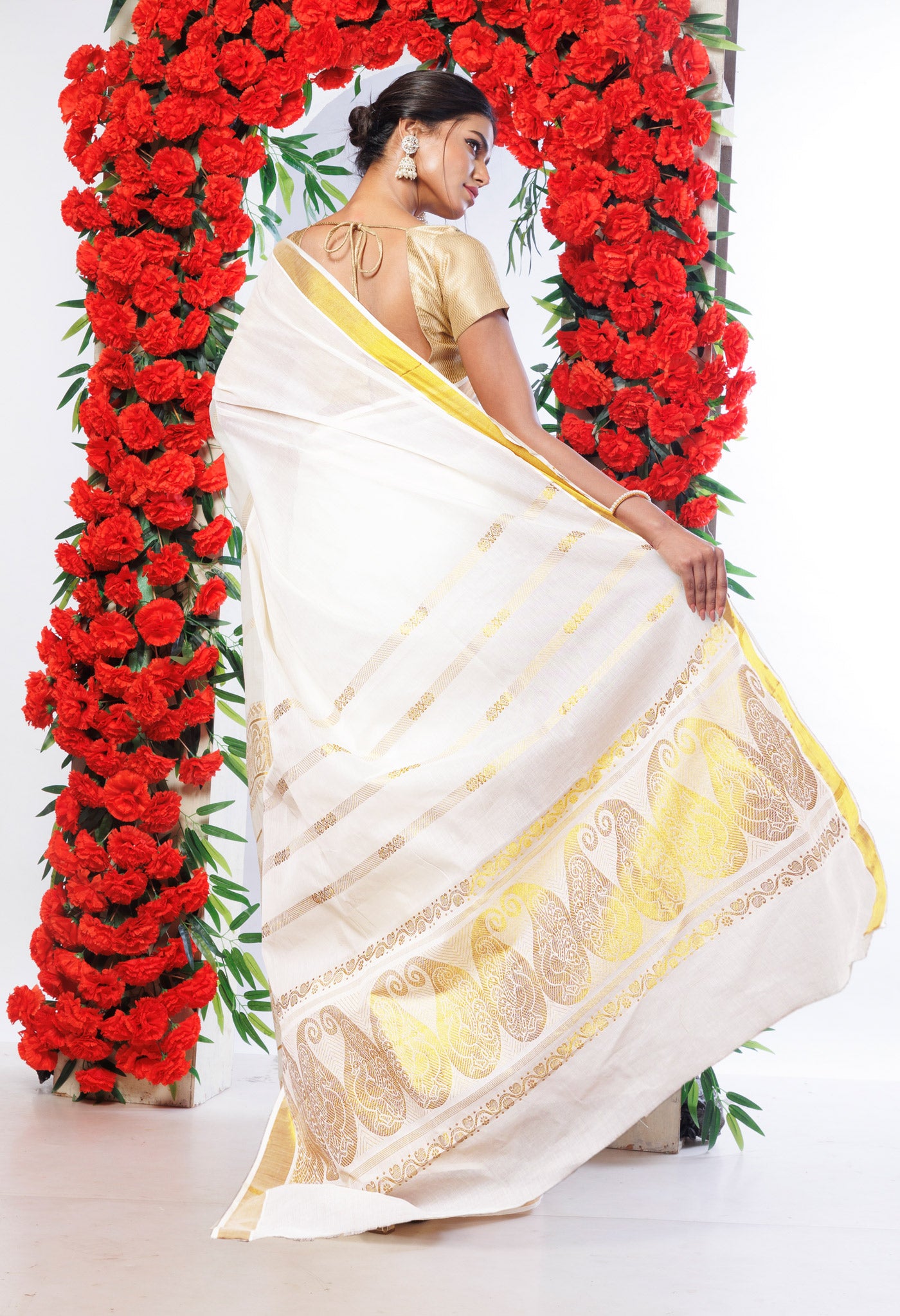 Ivory Pure Kerala Kasavu Cotton Saree-UNM82322