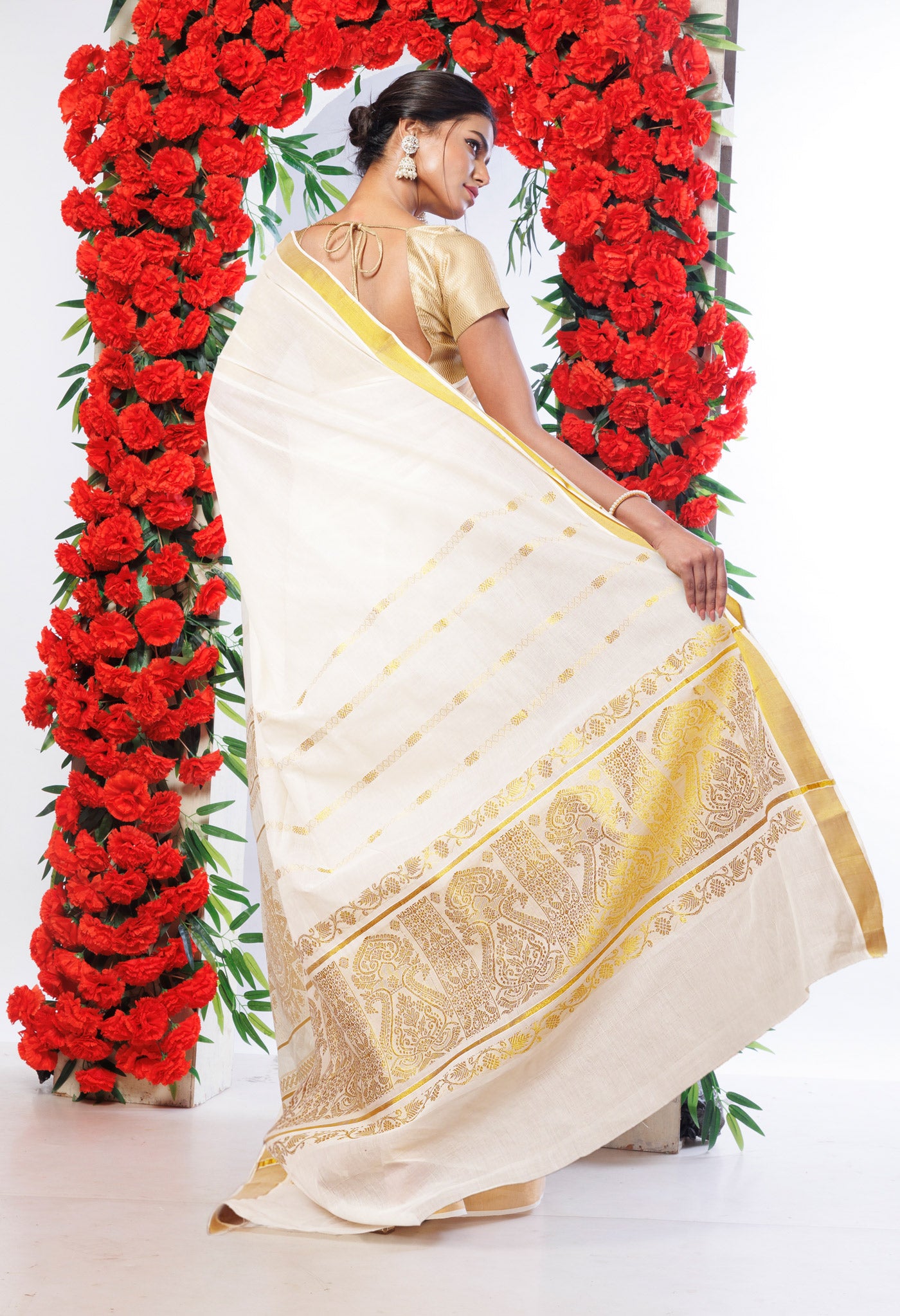 Ivory Pure Kerala Kasavu Cotton Saree-UNM82323