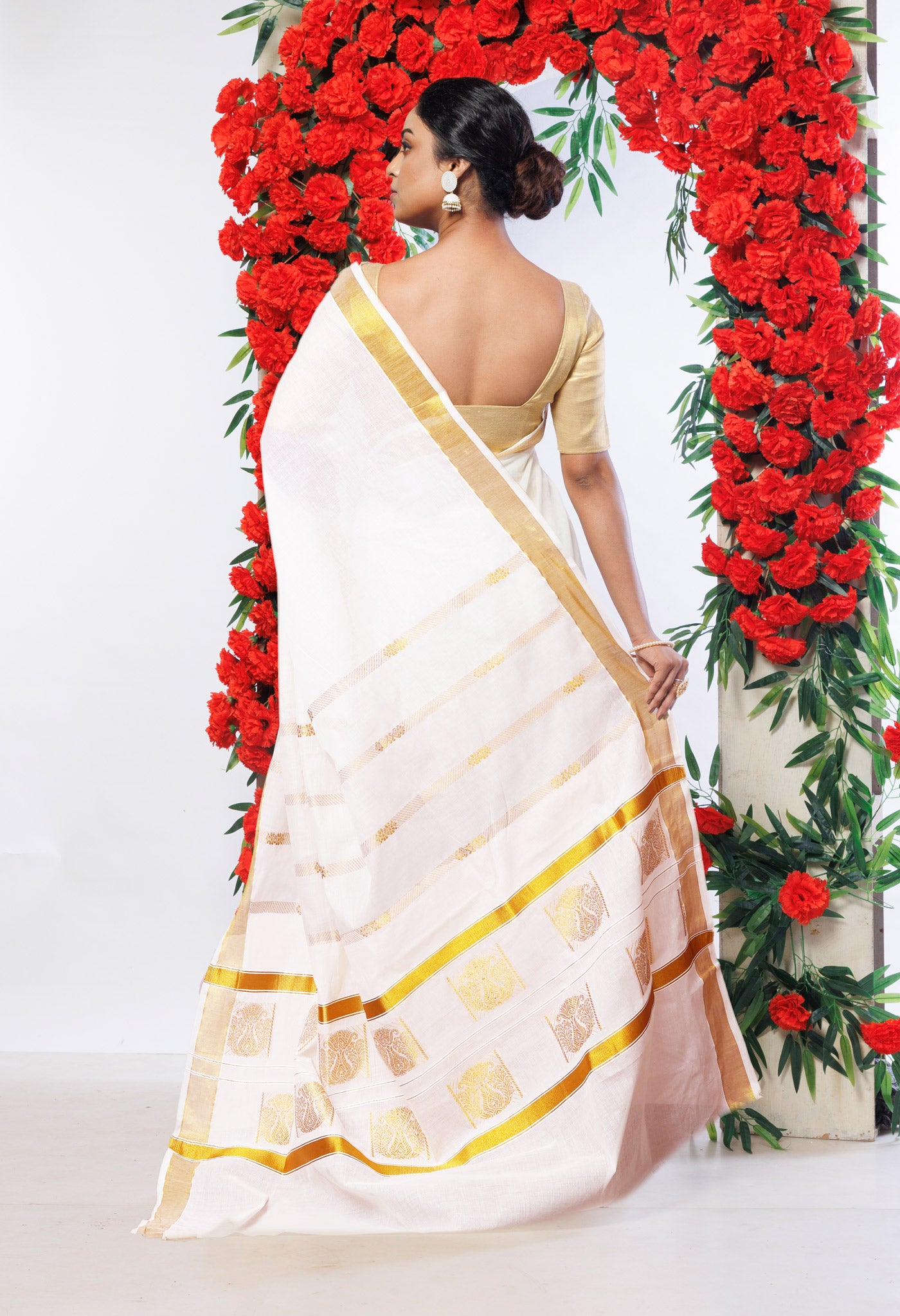 Ivory Pure Kerala Kasavu Cotton Saree-UNM82327
