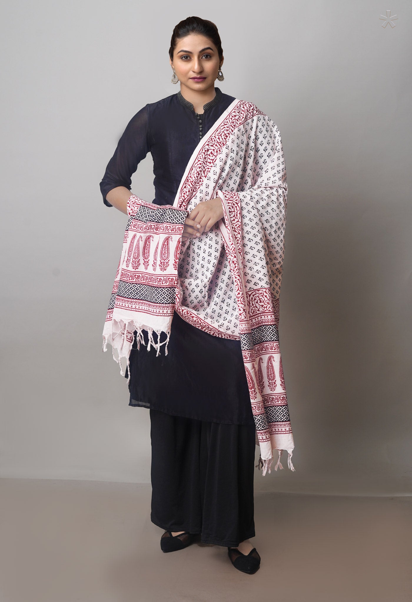 Half White Pure Hand Block Printed Mulmul Cotton Dupatta–UDS4140