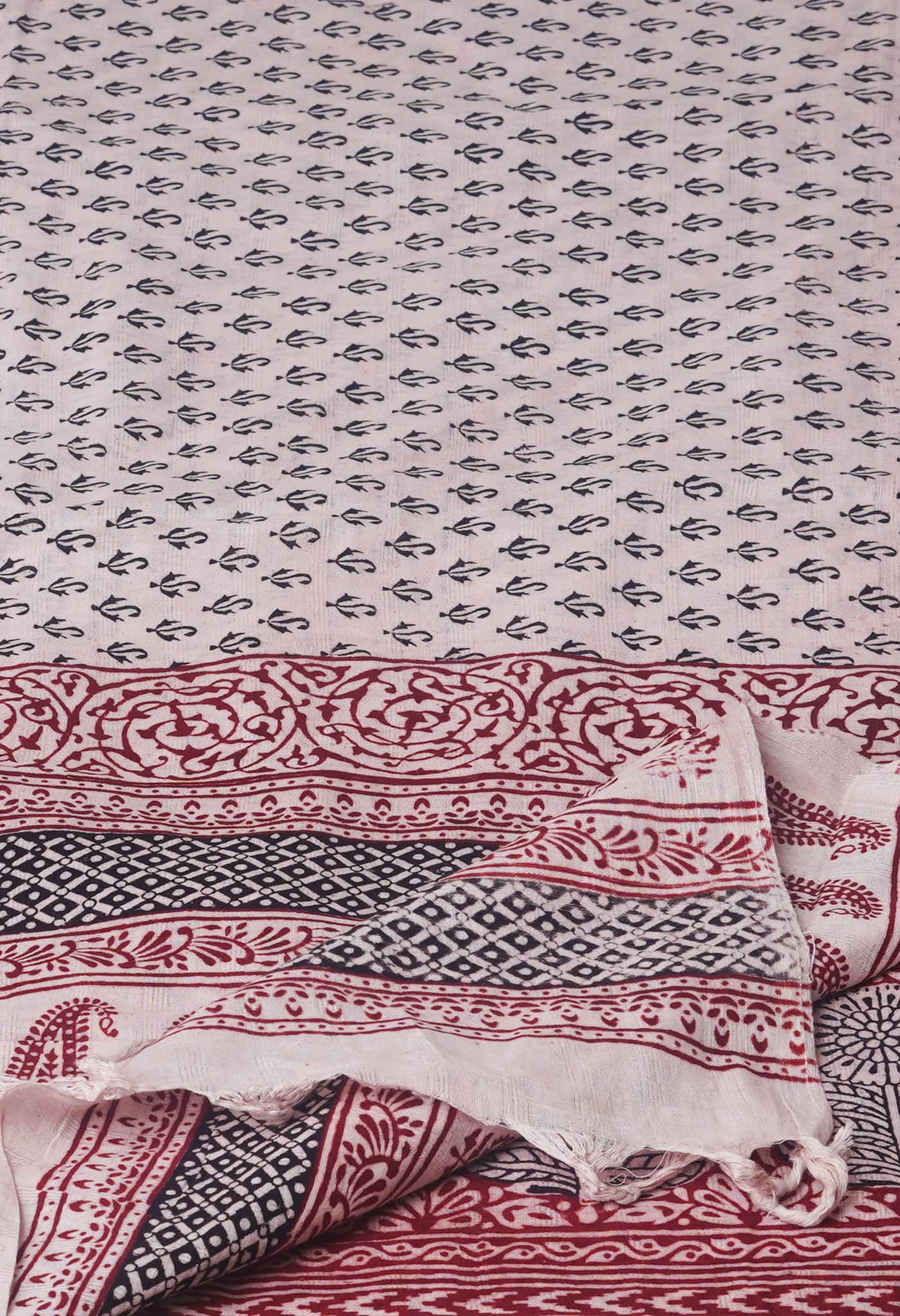 Half White Pure Hand Block Printed Mulmul Cotton Dupatta–UDS4140