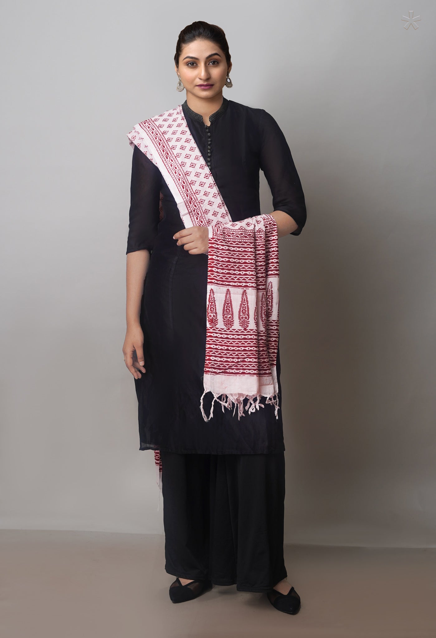 Half White Pure Hand Block Printed Mulmul Cotton Dupatta–UDS4145