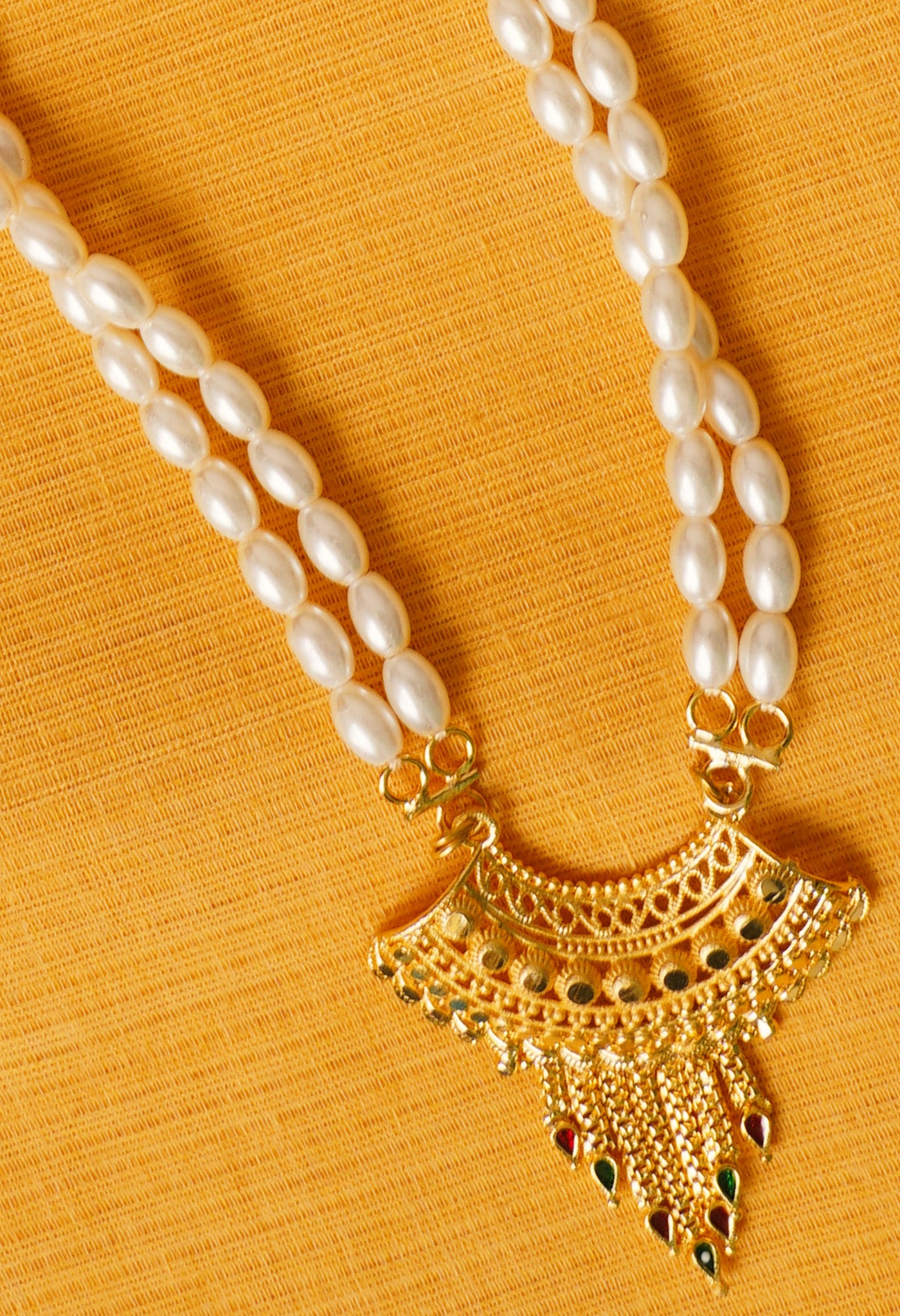 White Amravati Pearls Necklace with Pendent- UJ440
