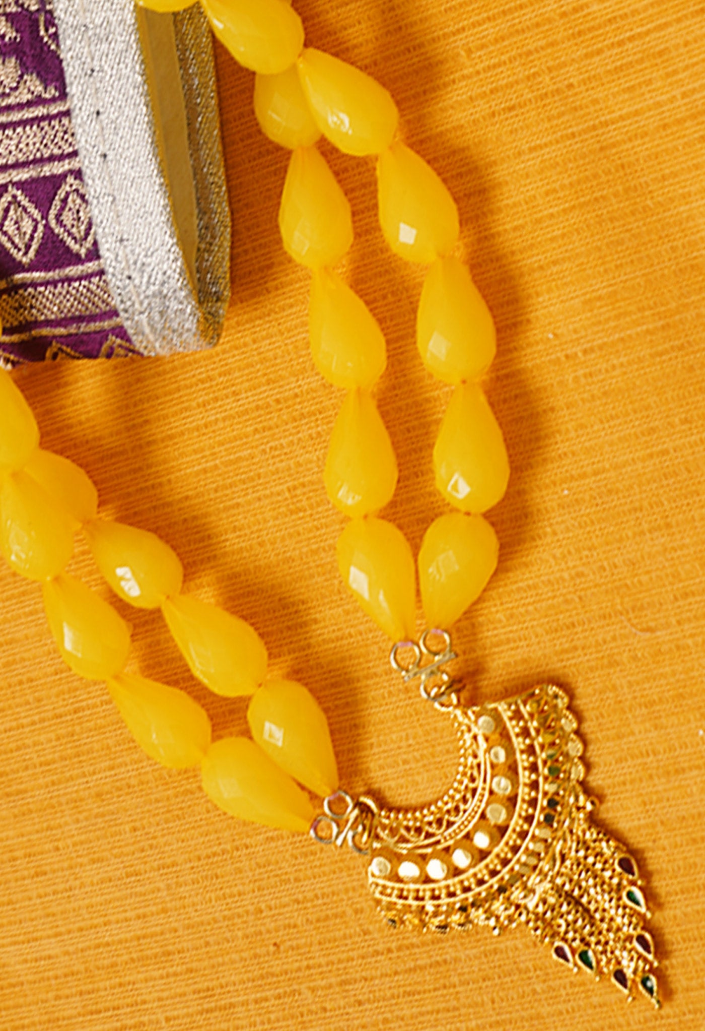 Yellow Amravati Long Oval Shape Beads with Pendent- UJ447