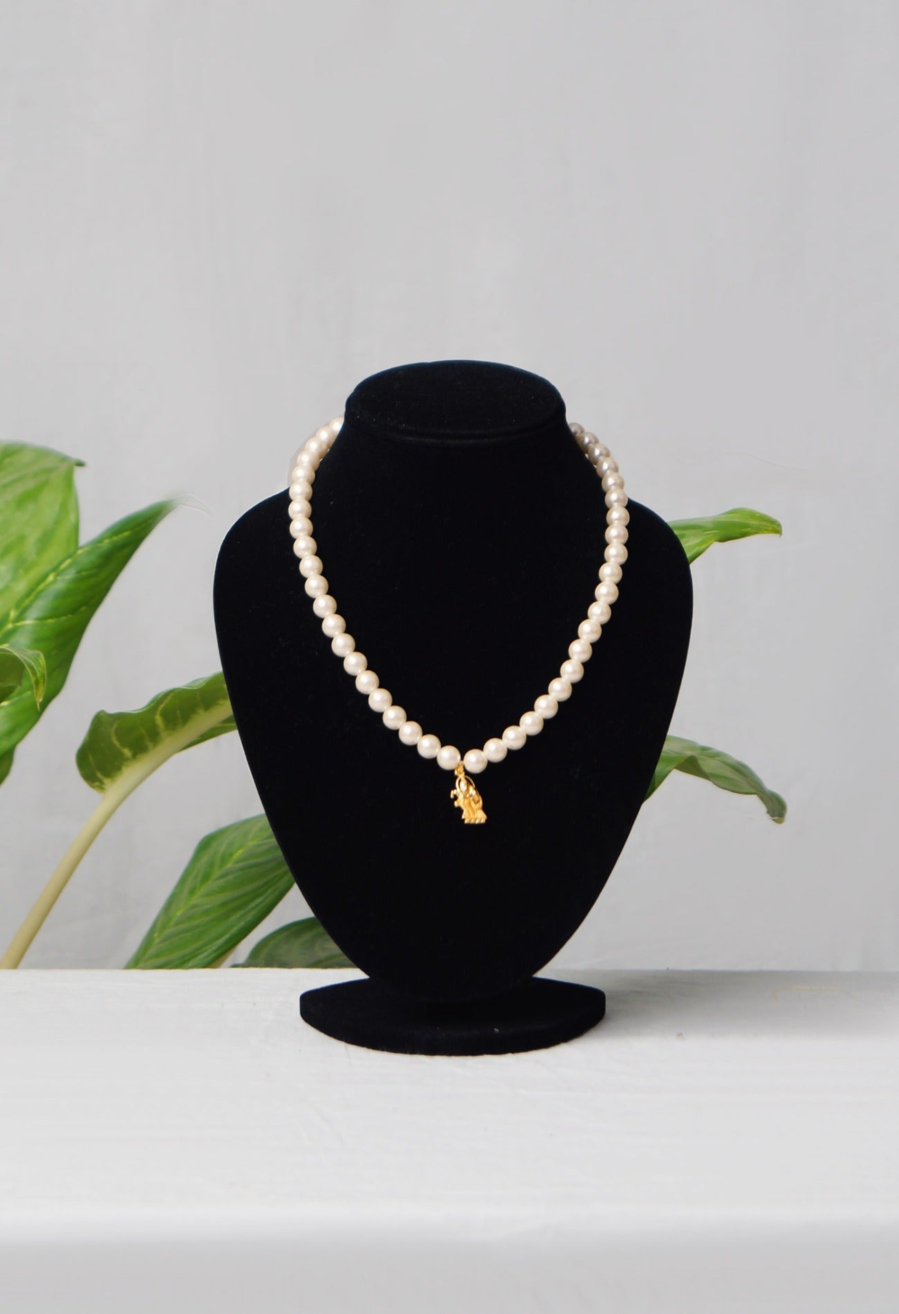 Online Shopping for White Amravati Pearls Beads with jewellery from Andhra Pradesh at Unnatisilks.com India