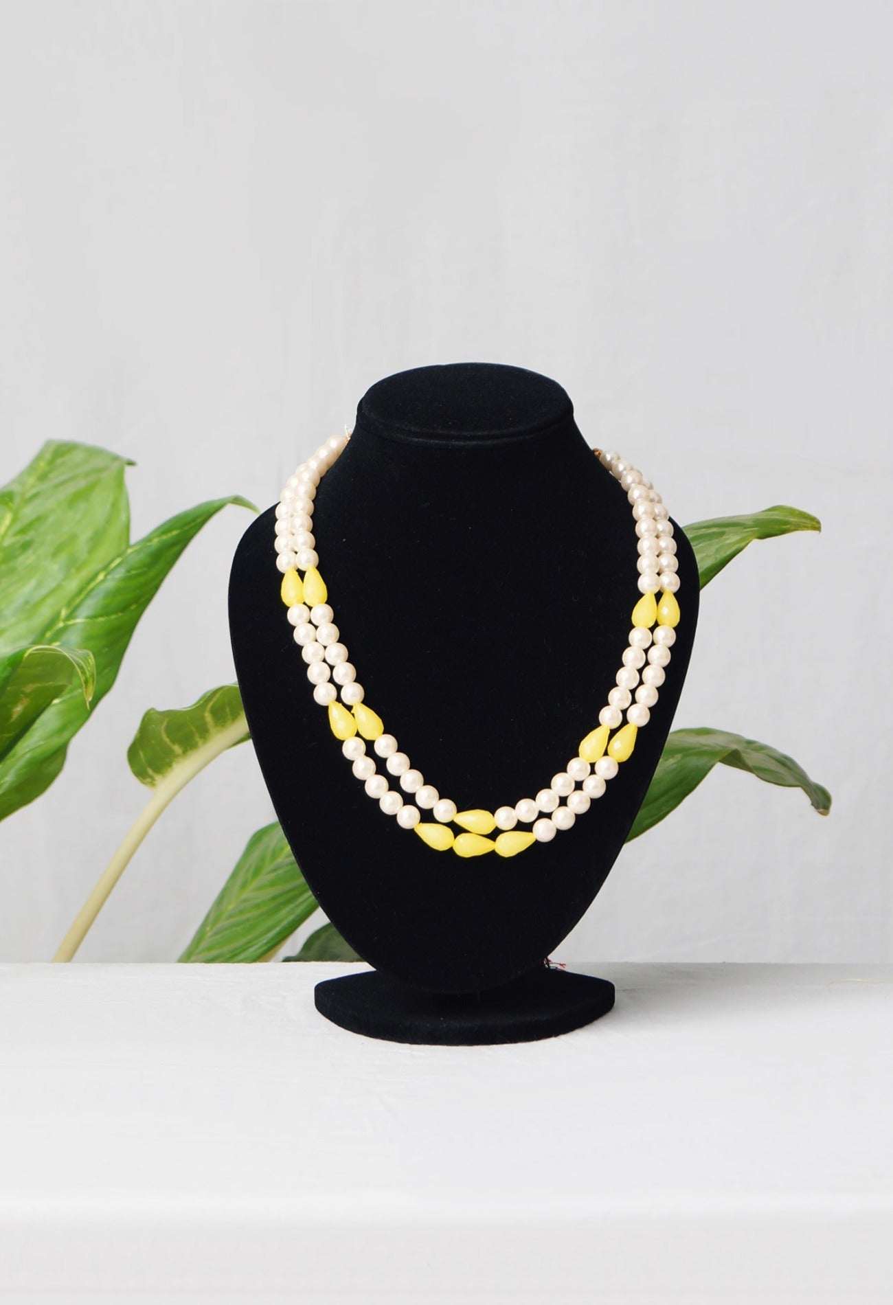 Online Shopping for White and Yellow Amravati Pearls Beads with jewellery from Andhra Pradesh at Unnatisilks.com India
