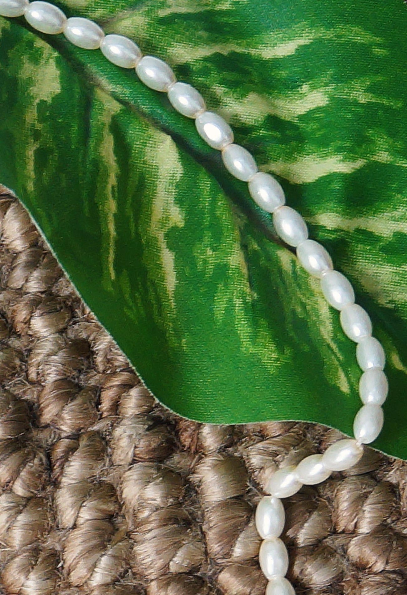 Online Shopping for White Amravati Oval Pearls Beads with Micro Gold Plated Pendant with jewellery from Andhra Pradesh at Unnatisilks.com India