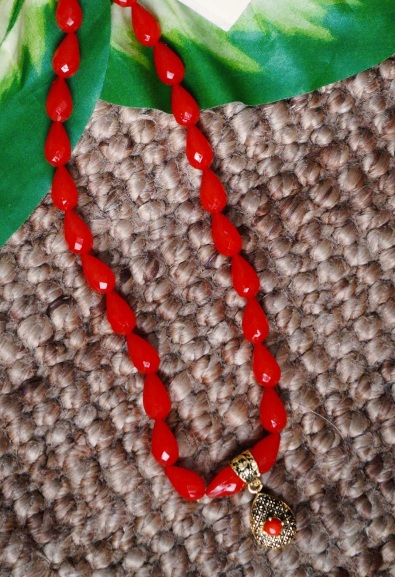 Red Amravati Oval Long Pearl Beads with Pendent-UJ308