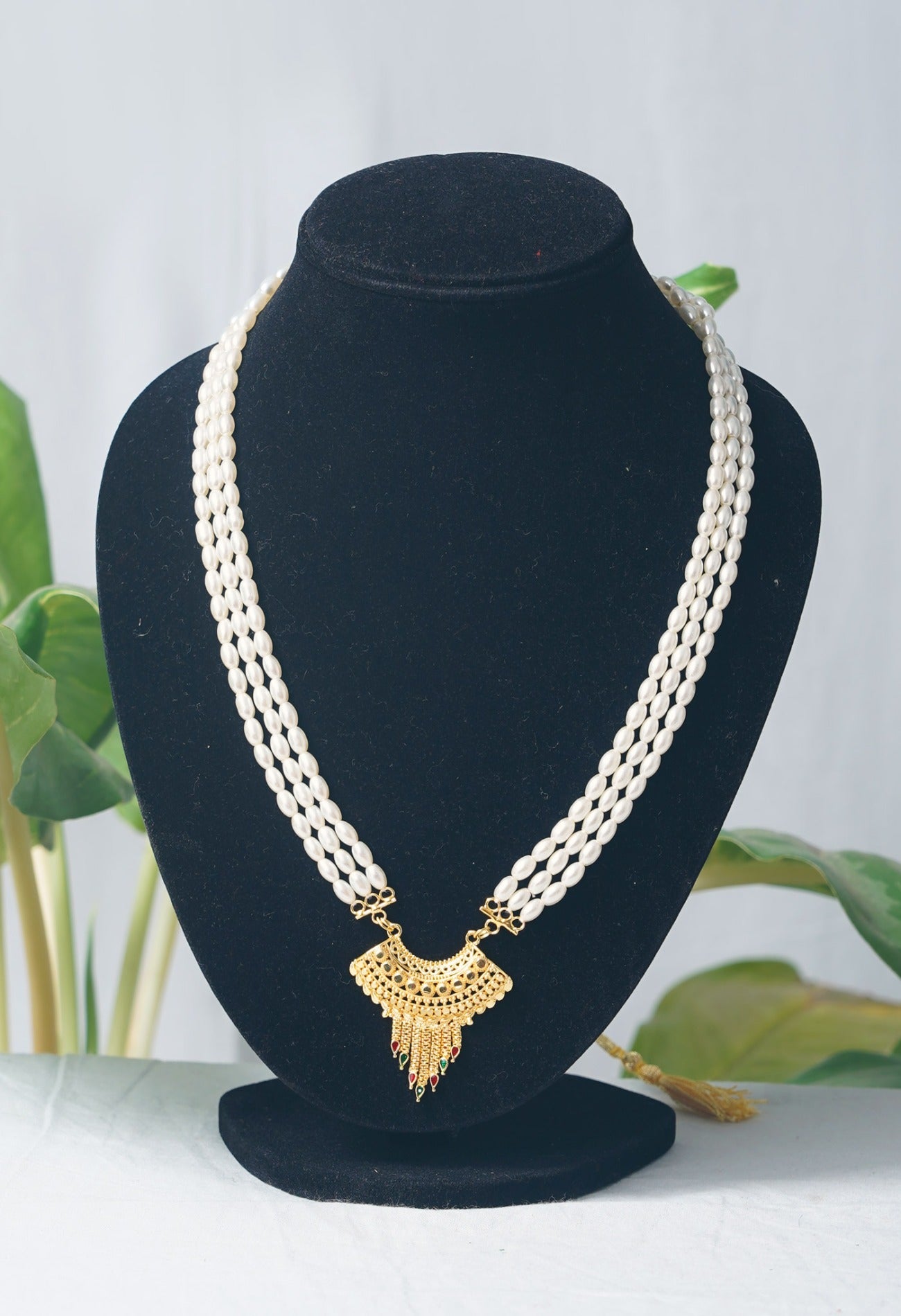 Online Shopping for White Amravati Pearls Necklace with Pendent with jewellery from Andhra pradesh at Unnatisilks.com India