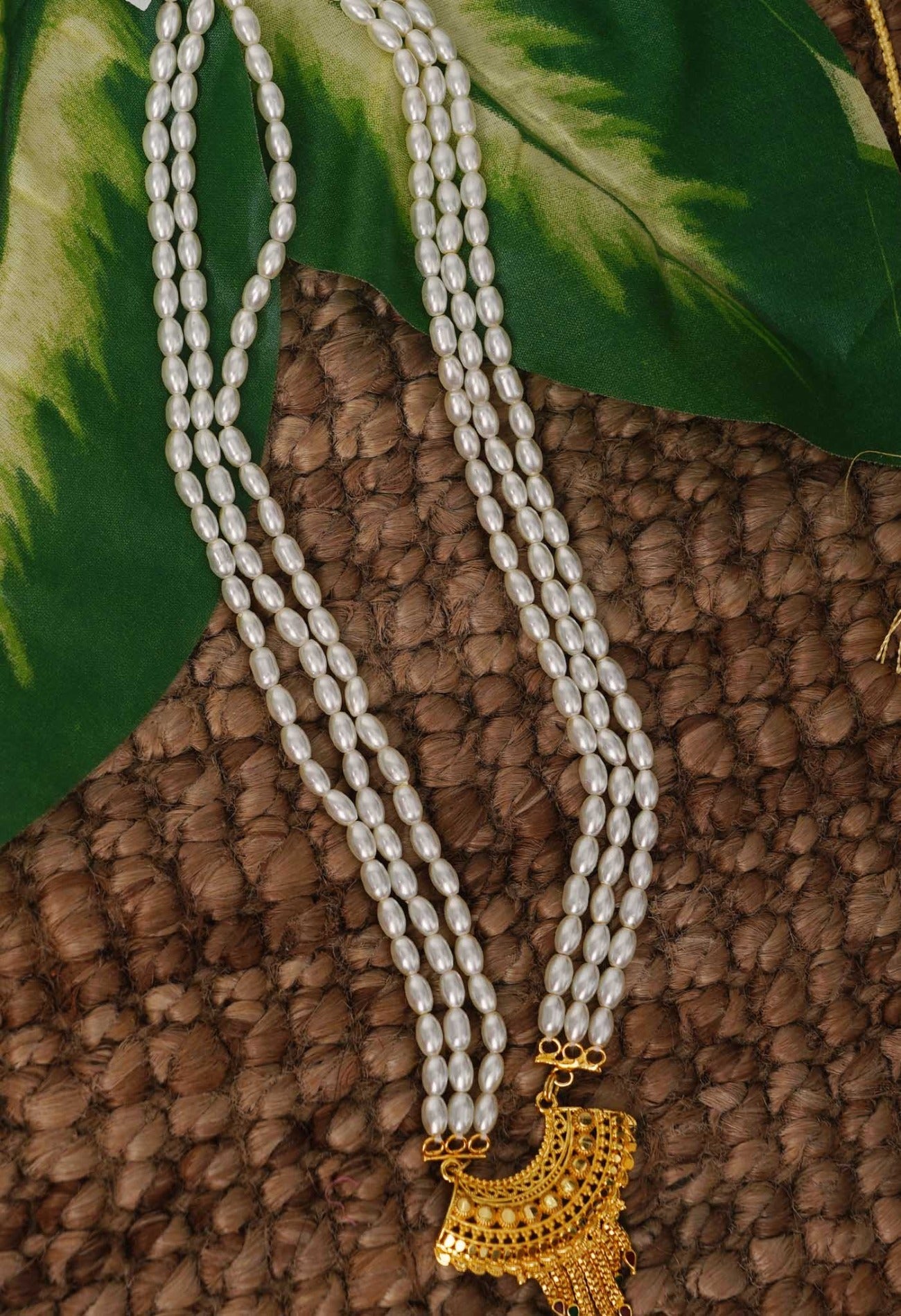 Online Shopping for White Amravati Pearls Necklace with Pendent with jewellery from Andhra pradesh at Unnatisilks.com India