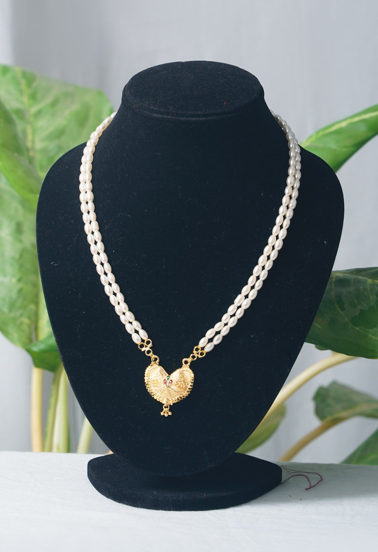 Online Shopping for White Amravati Pearls Necklace with Pendent with jewellery from Andhra pradesh at Unnatisilks.com India