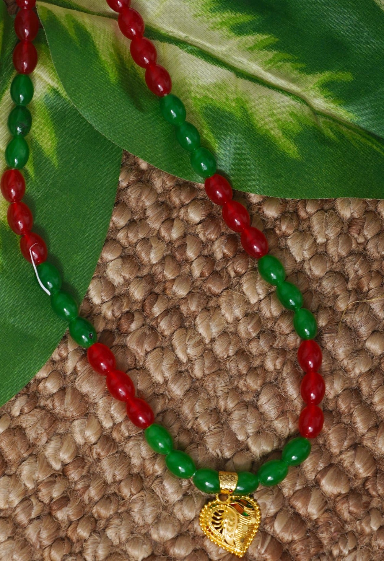 Red and Green Amravati Oval Beads Necklace with Pendent-UJ402