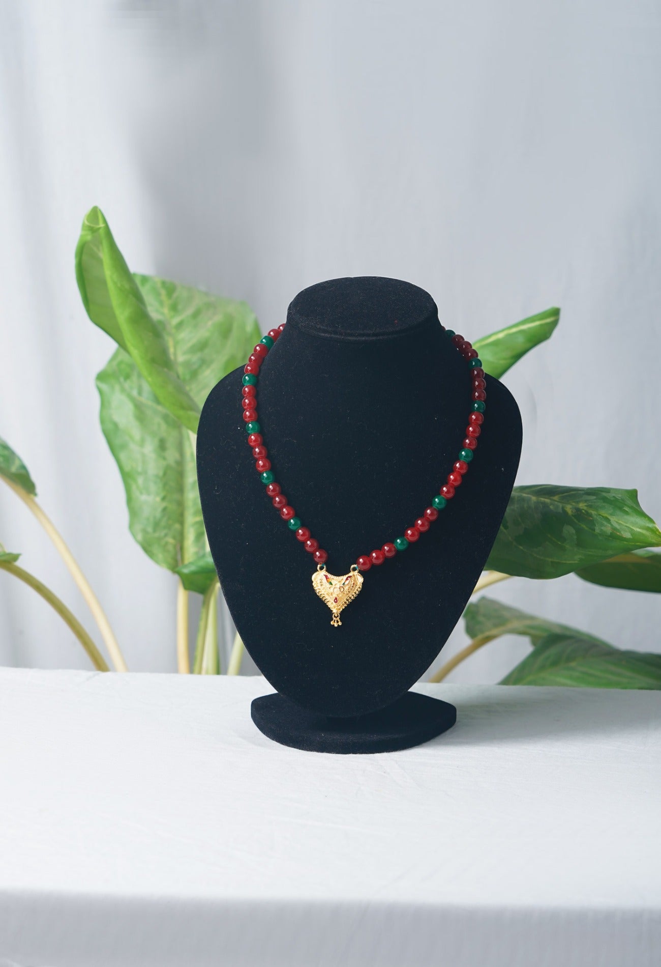 Online Shopping for Red and Green Amravati Round Beads Necklace with Pendent with jewellery from Andhra pradesh at Unnatisilks.com India
